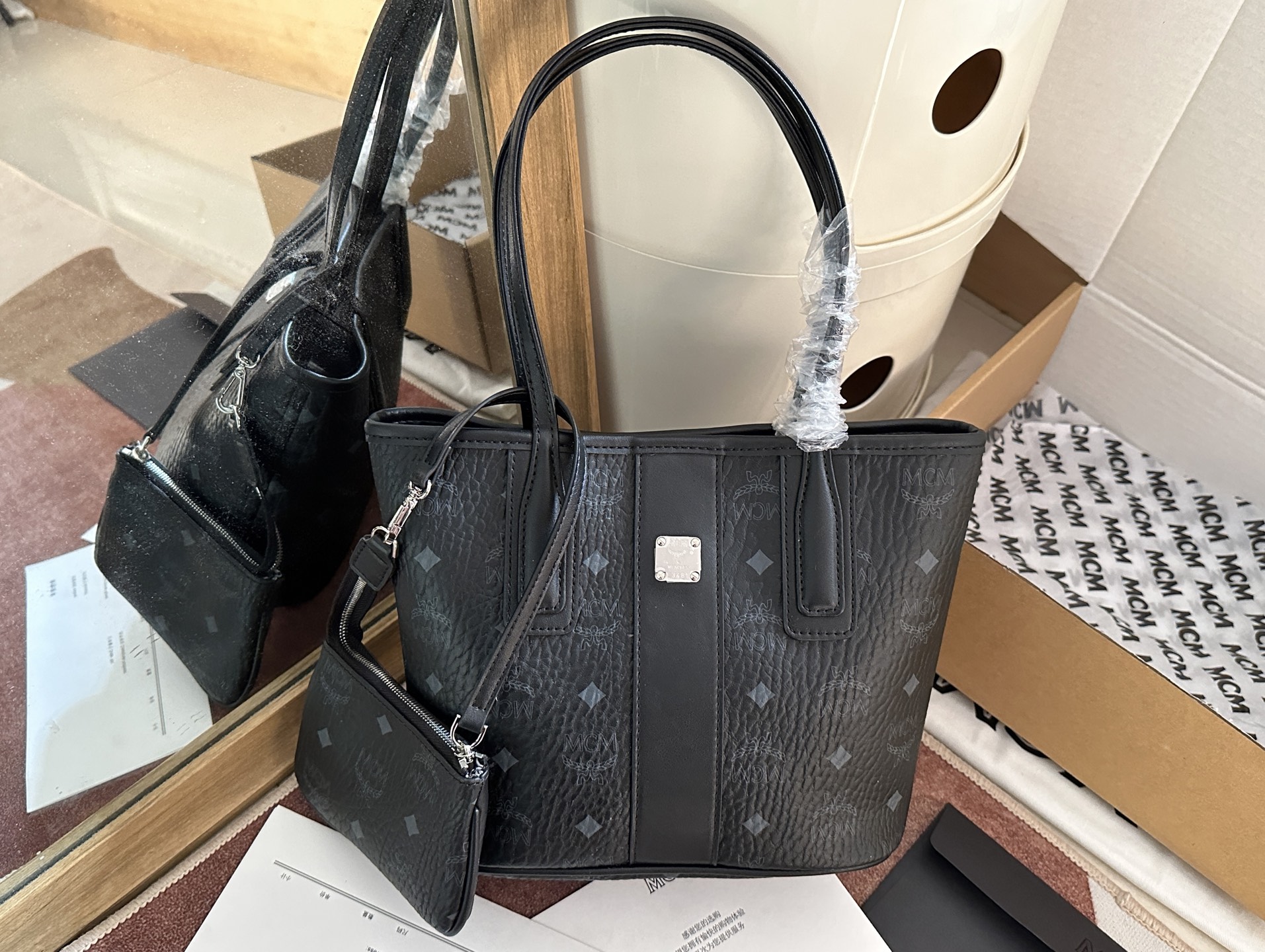 MCM(エムシーエム) カバン バッグハンド