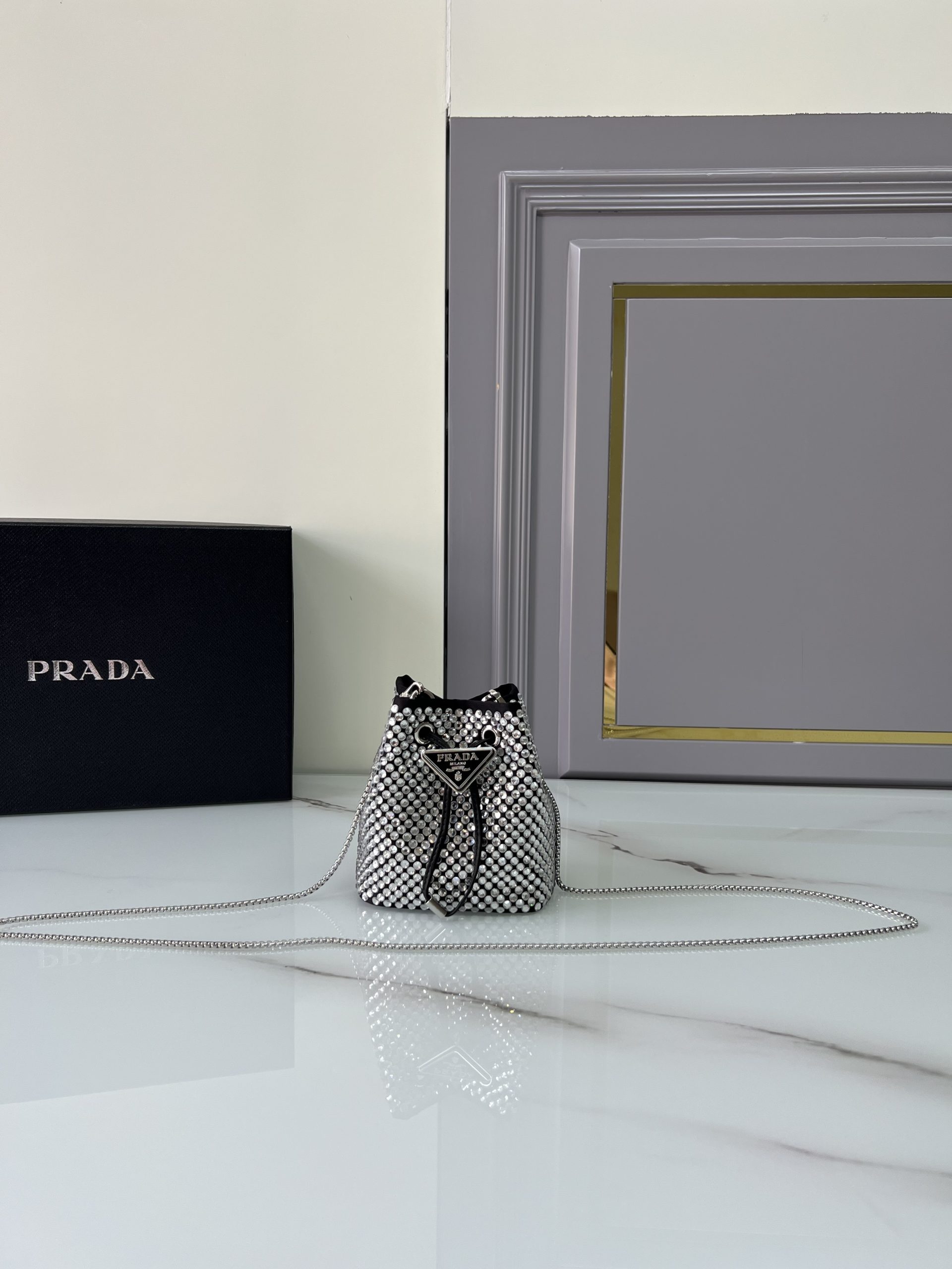 激安人気新品鞄 バッグ プラダ Panier バケツ型バッグ