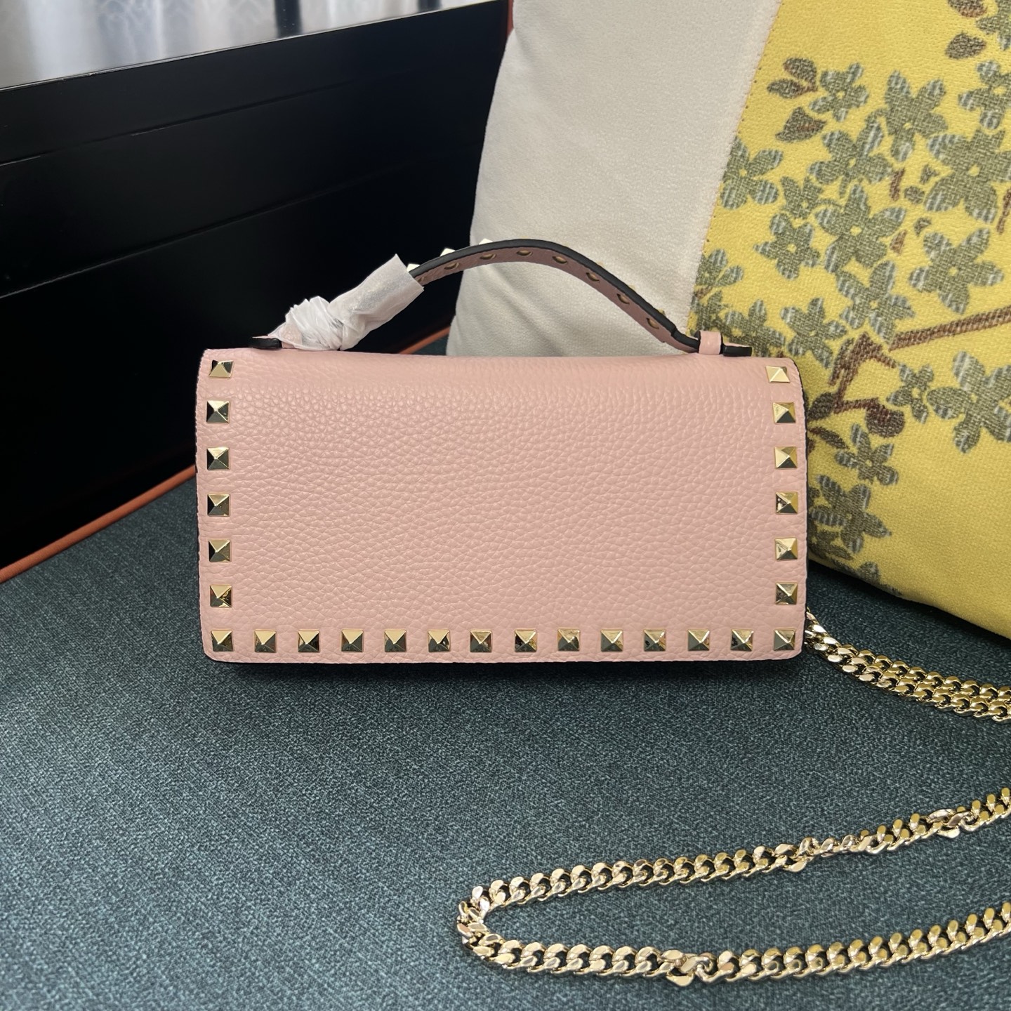 ヴァレンティノ カバン バッグ ショルダーハンドバッグ GARAVANI ROCKSTUD