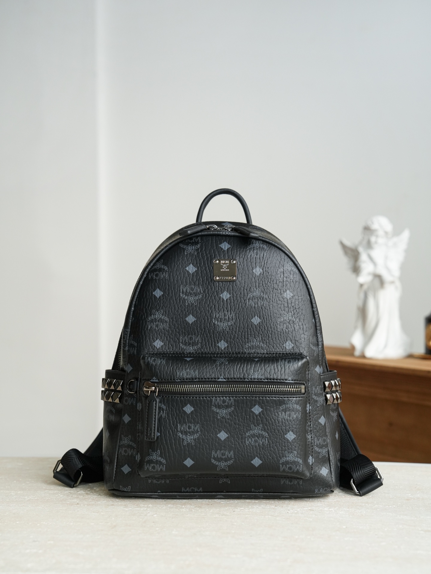 MCM(エムシーエム) 後背包 リュック Stark Nappa 2606