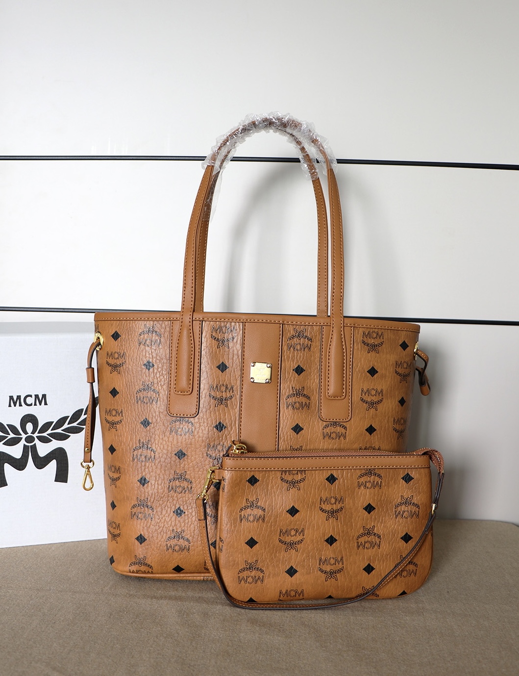 MCM(エムシーエム) カバン バッグハンド