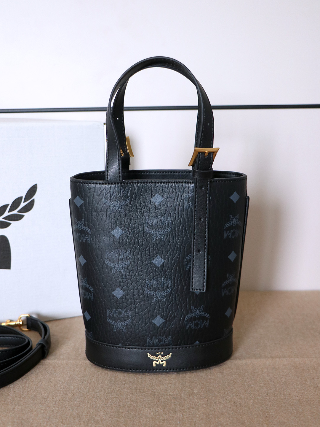 MCM(エムシーエム) カバン バッグハンド