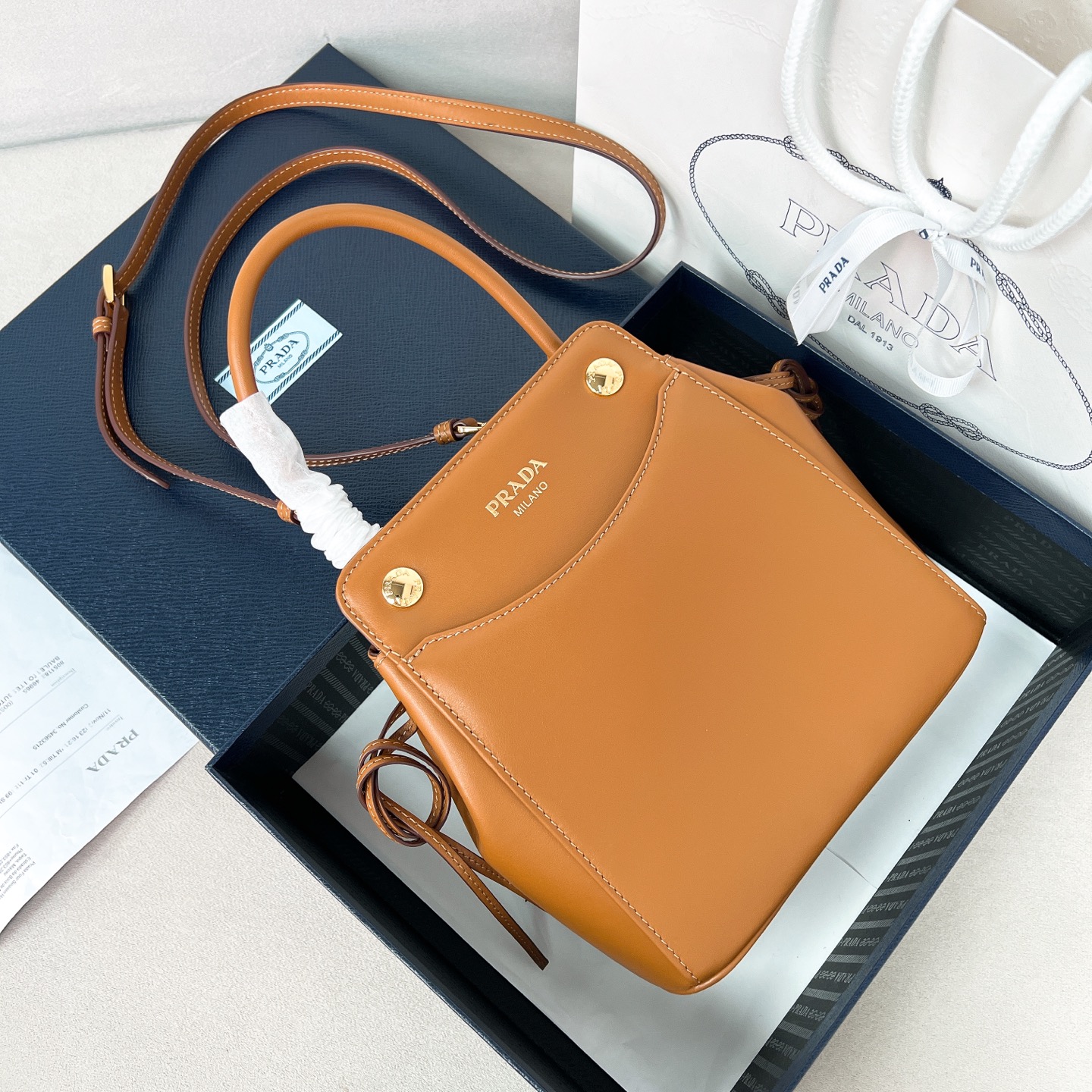 激安人気新品鞄 バッグ プラダ Carry ハンドバッグ 2606