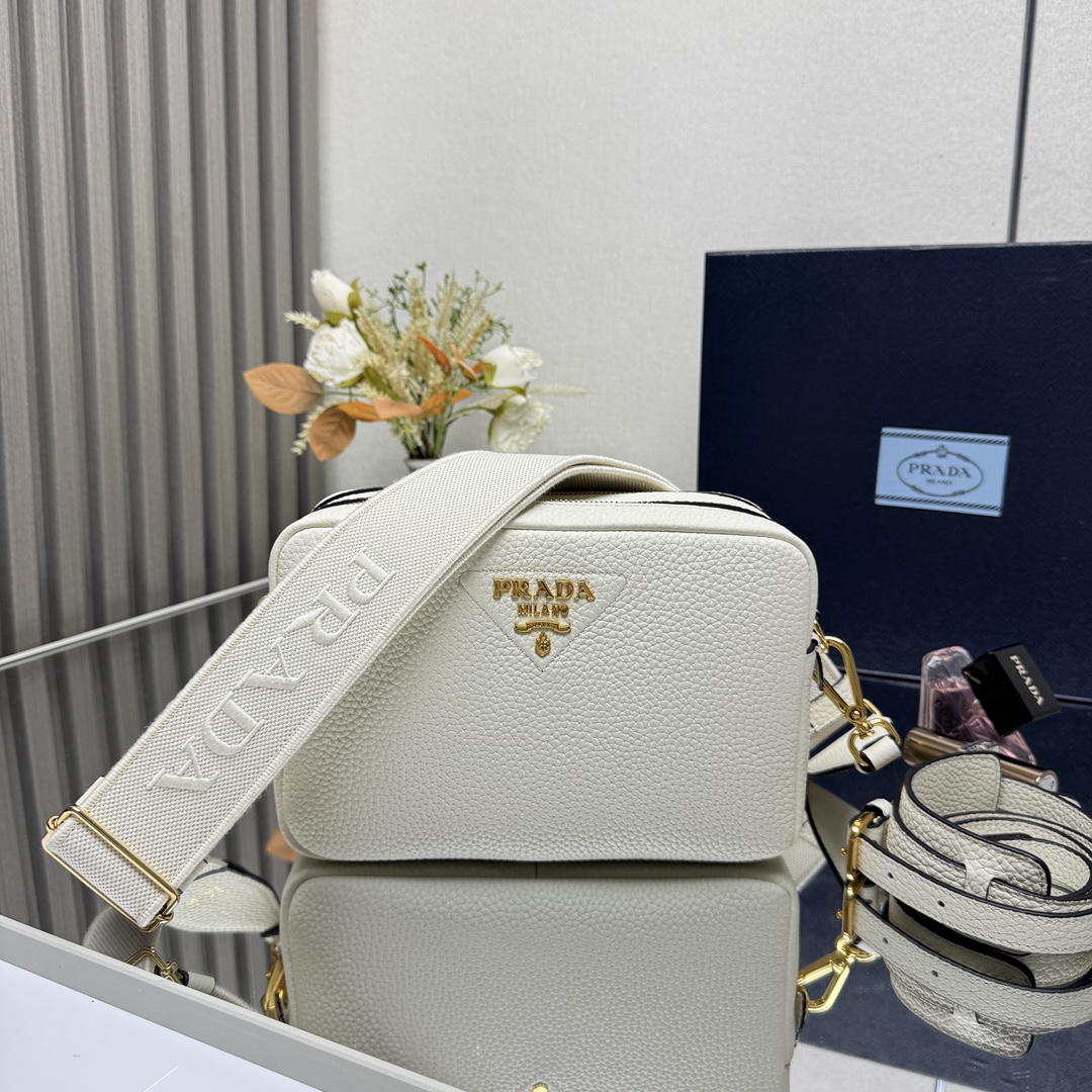 激安人気新品鞄 バッグ プラダ 2WAY 斜め挂けバッグ 2606
