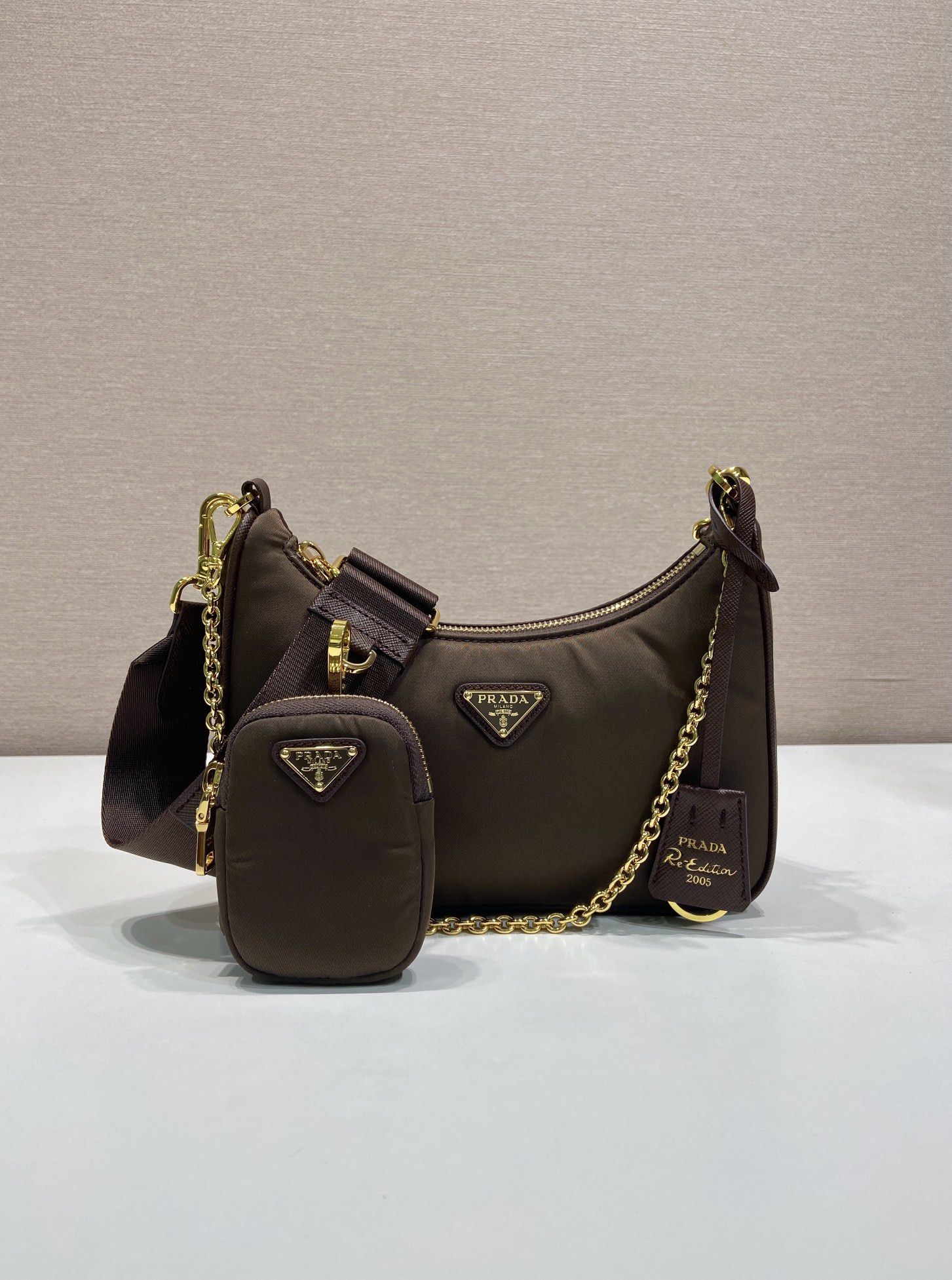激安人気新品鞄 バッグ プラダ Nylon Hobo ハンドバッグ 2606