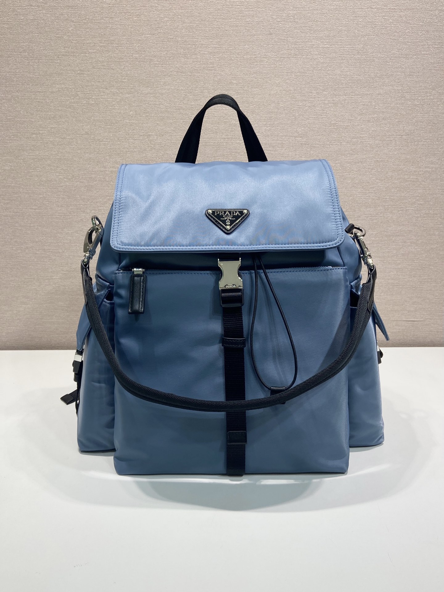 激安人気新品鞄 バッグ プラダ Explore 後背包 リュック 2606