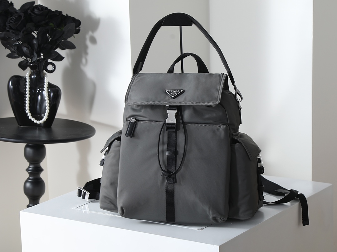 激安人気新品鞄 バッグ プラダ Explore 後背包 リュック