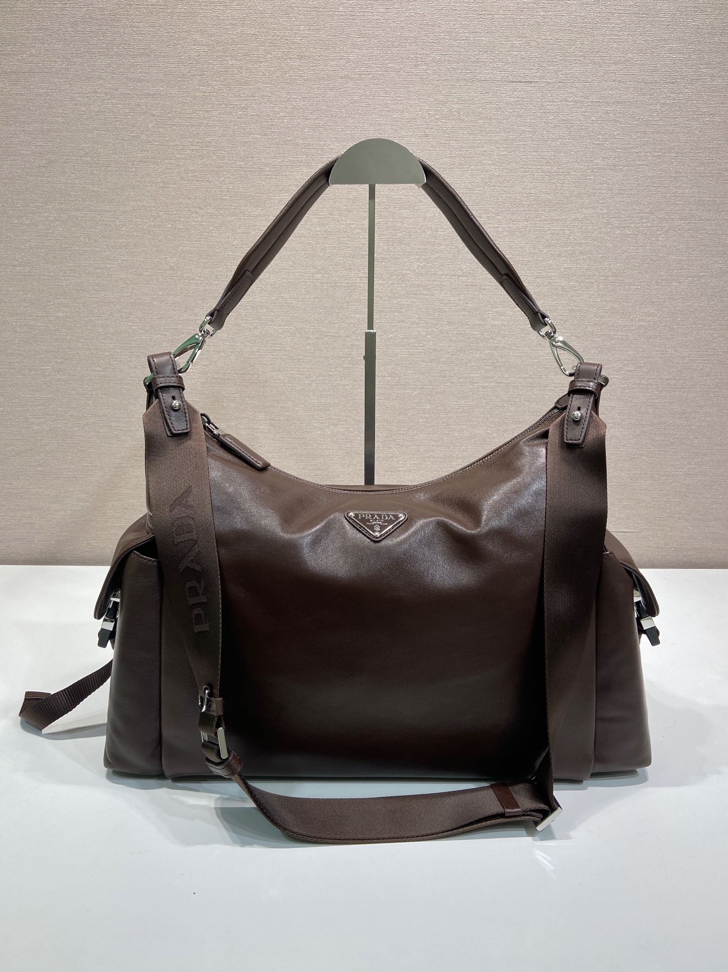 激安人気新品鞄 バッグ プラダ Explore 2WAY トートバッグ