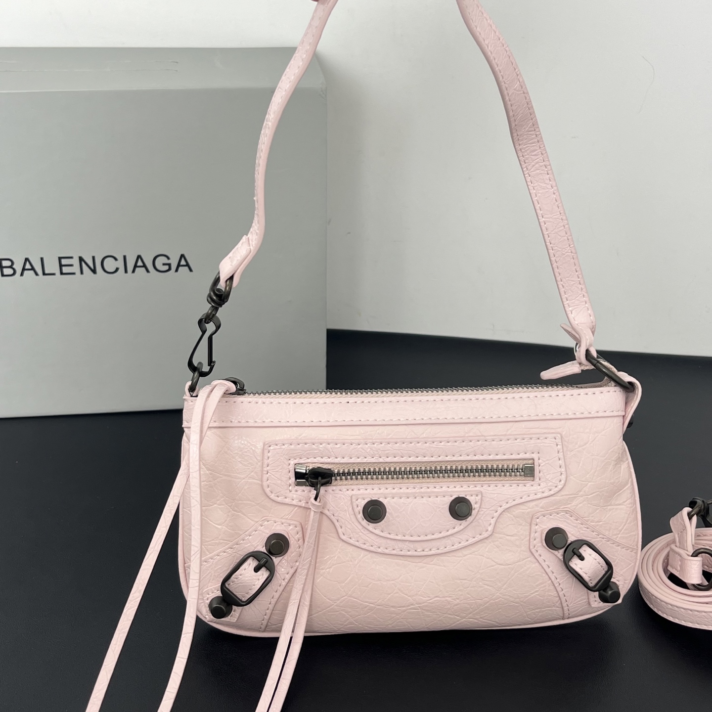 26新品 バレンシアガ 鞄 カバン 手提げ袋 バッグ Pouch 2606llJ0270-1197 -1