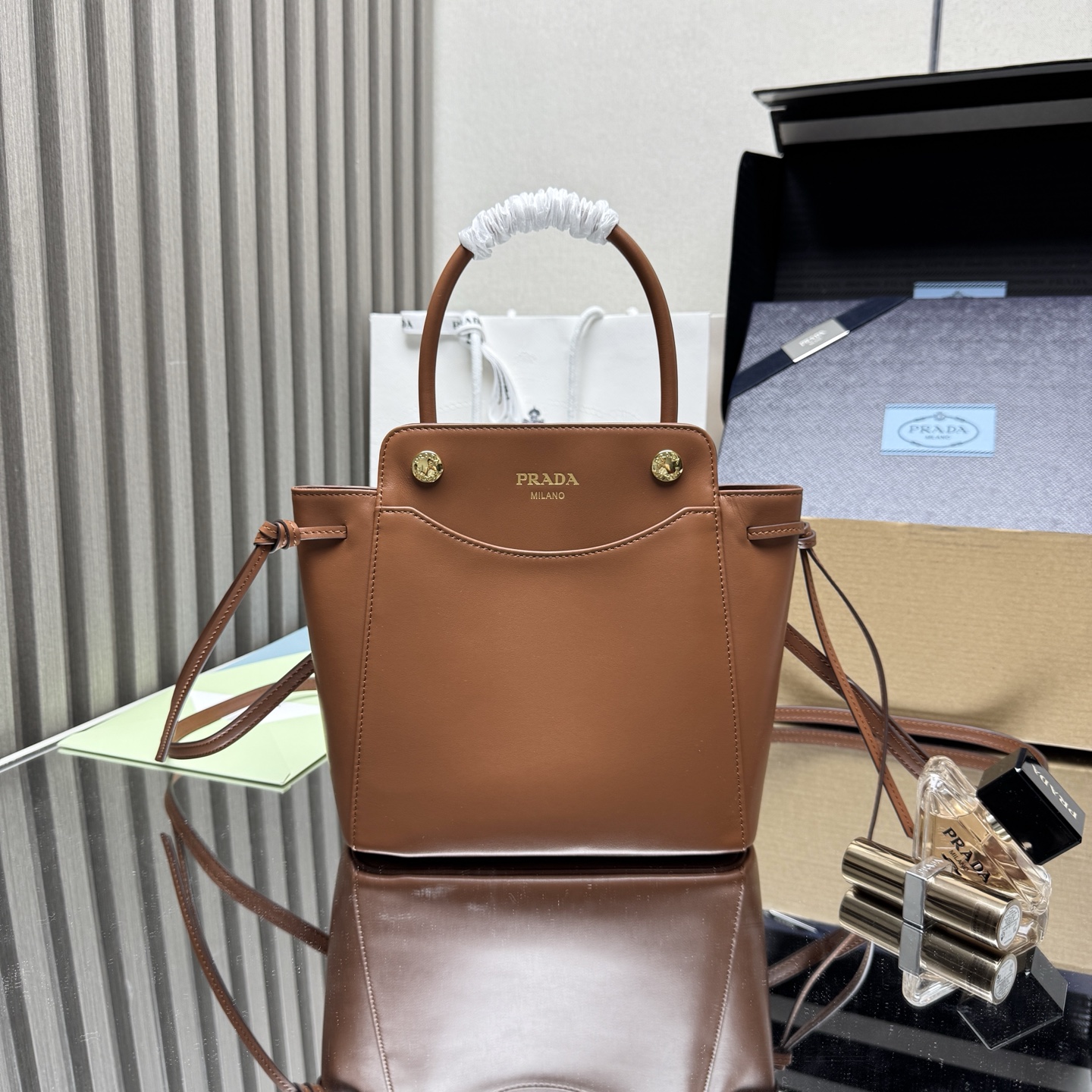 激安人気新品鞄 バッグ プラダ Carry ハンドバッグ 2606