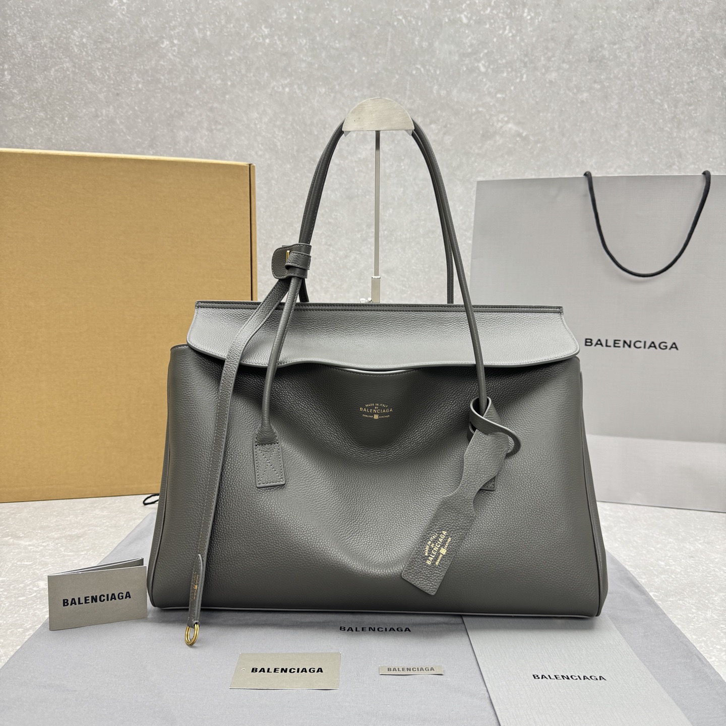 26新品 バレンシアガ 鞄 カバン 手提げ袋 バッグ Carrie Carry AII