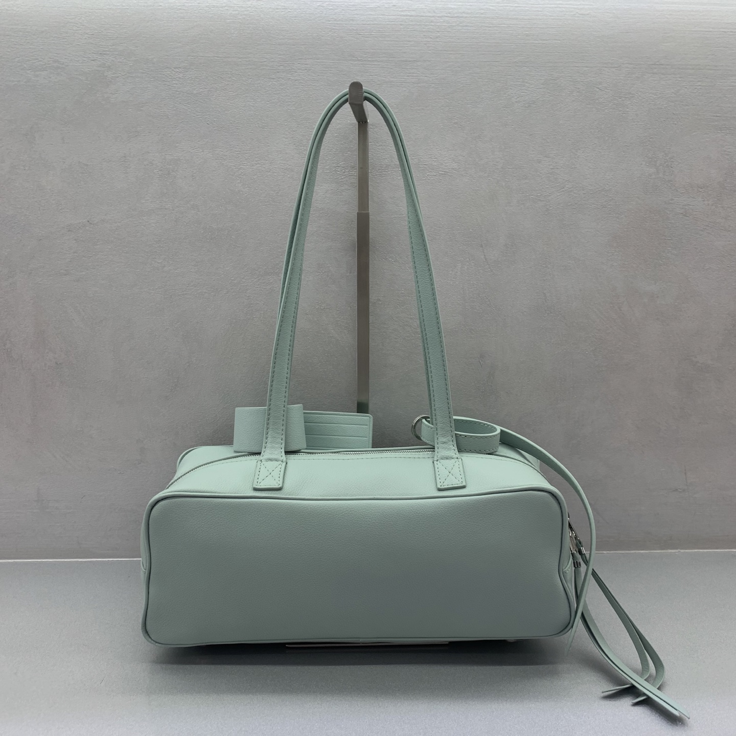 26新品 バレンシアガ 鞄 カバン 手提げ袋 バッグ Balencia carrie bowling 2606