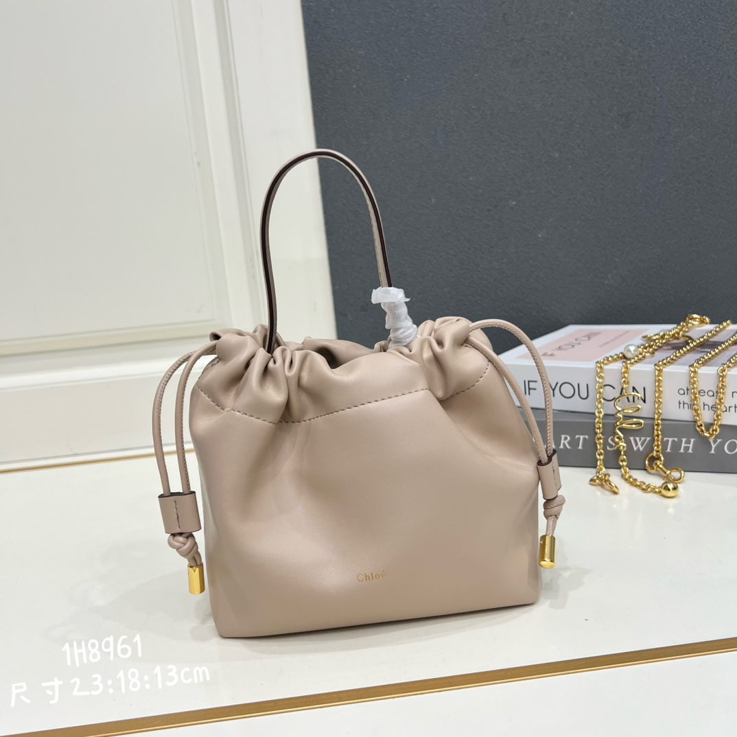 26新品 クロエ 鞄 カバン 手提げ袋 バッグ 2WAY 2606