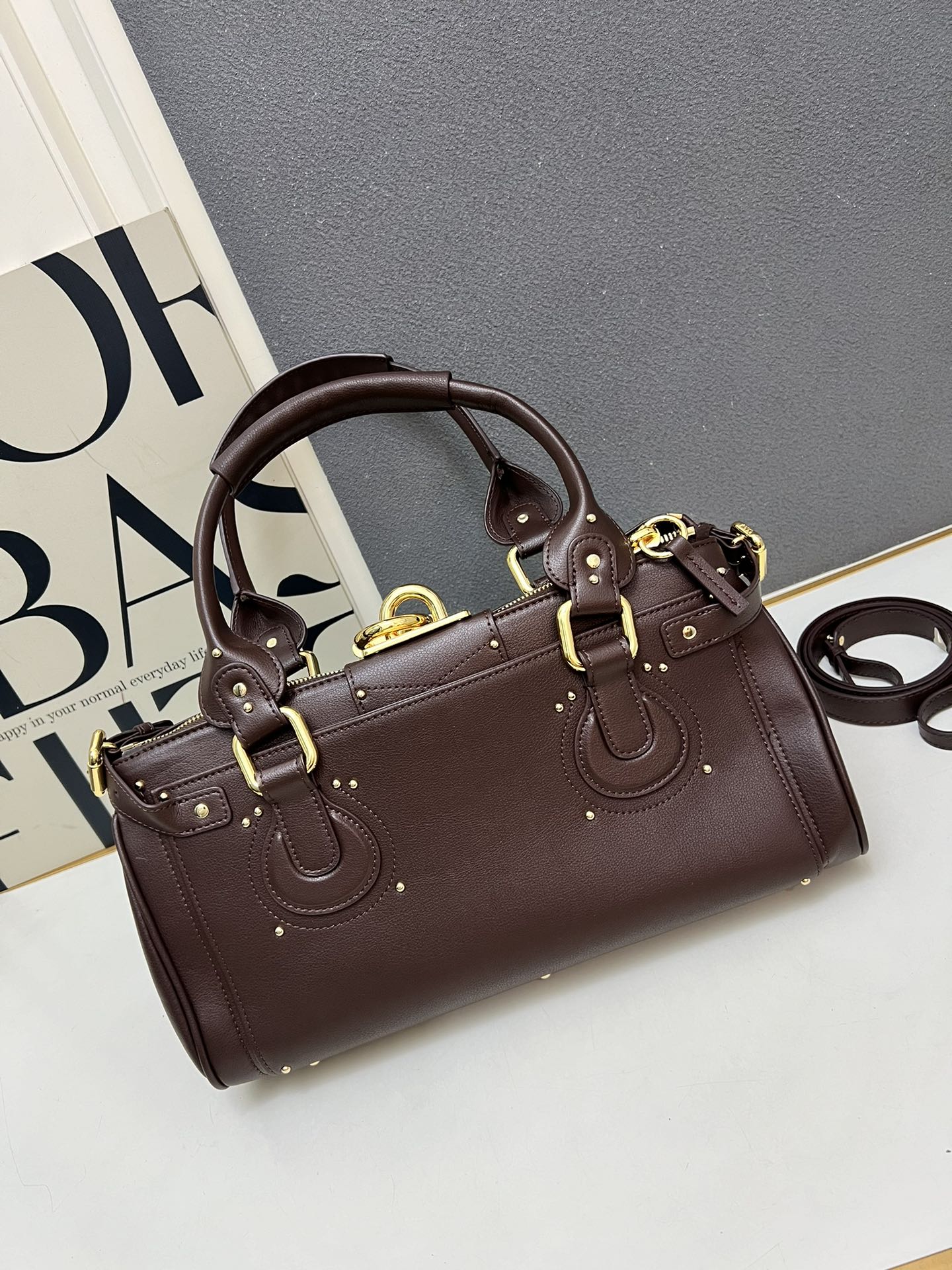 26新品 クロエ 鞄 カバン 手提げ袋 バッグ Chioe 2606