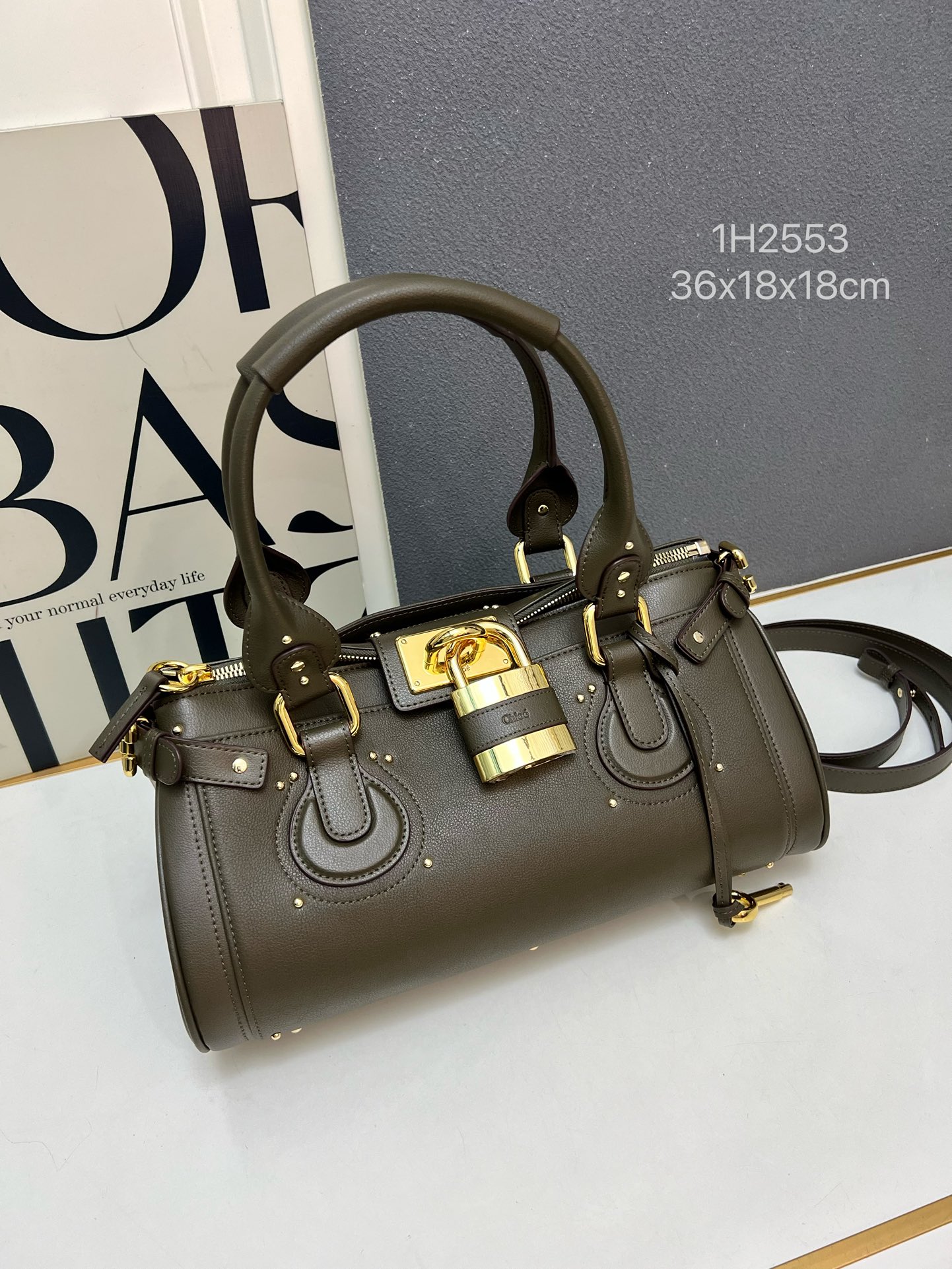 26新品 クロエ 鞄 カバン 手提げ袋 セミショルダー 2606