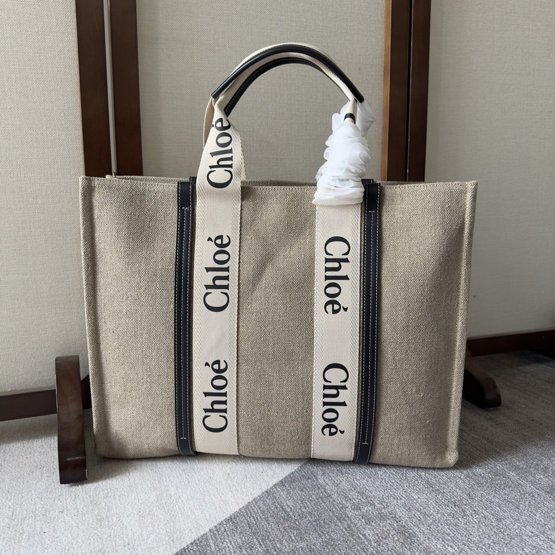 26新品 クロエ 鞄 カバン 手提げ袋 バッグ Chloe Woody 2606