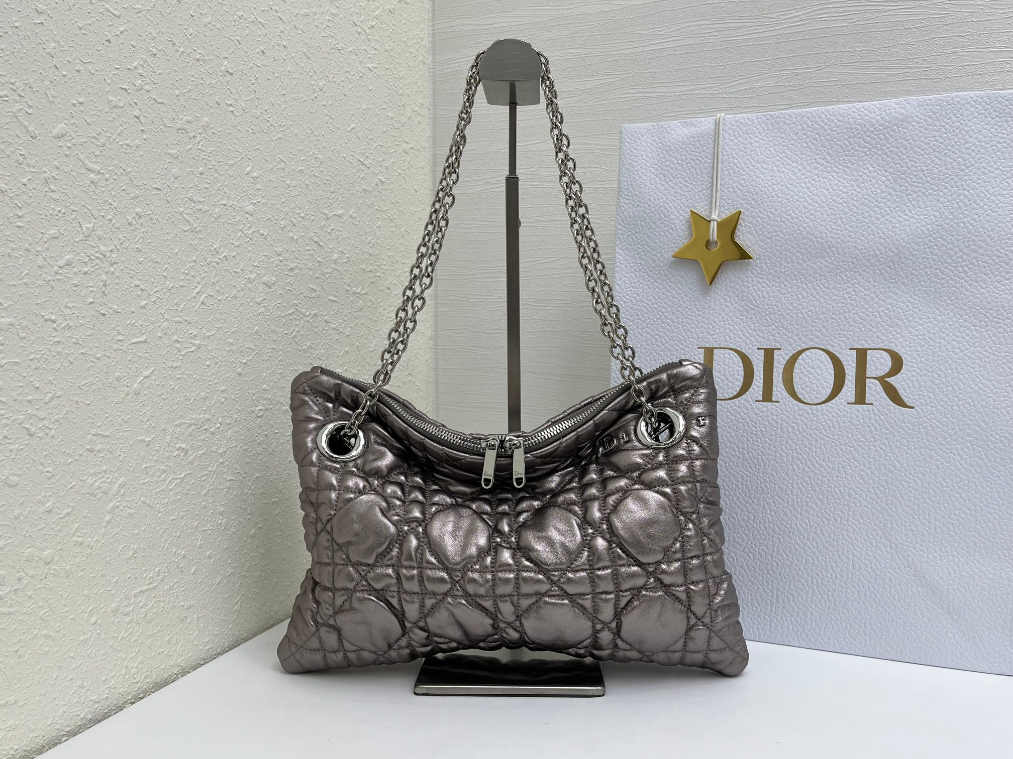 クリスチャンディオール新作 肩掛けバッグ Shoulder bag