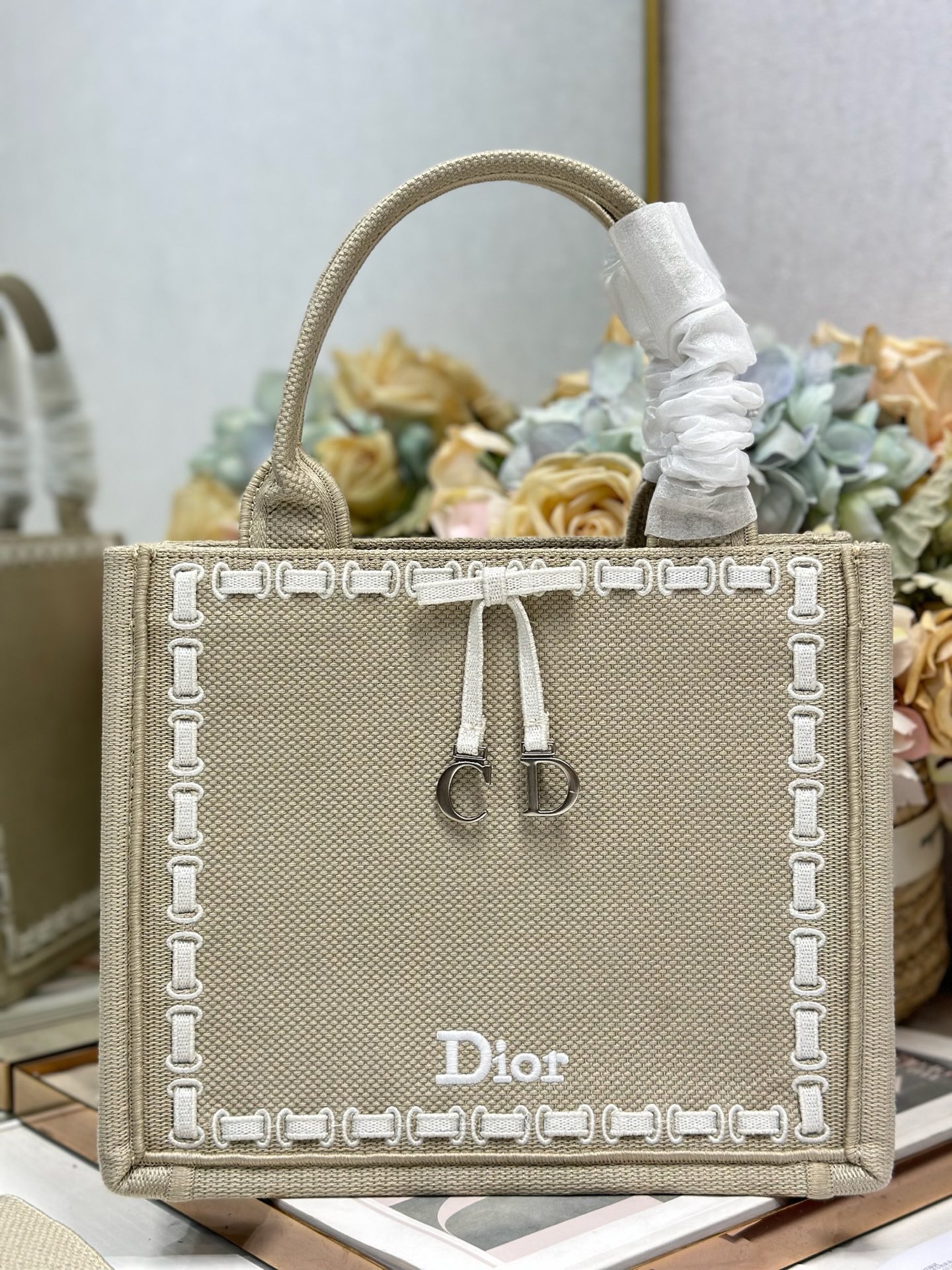 新作クリスチャンディオール トートバッグ BOOK TOTE 26016