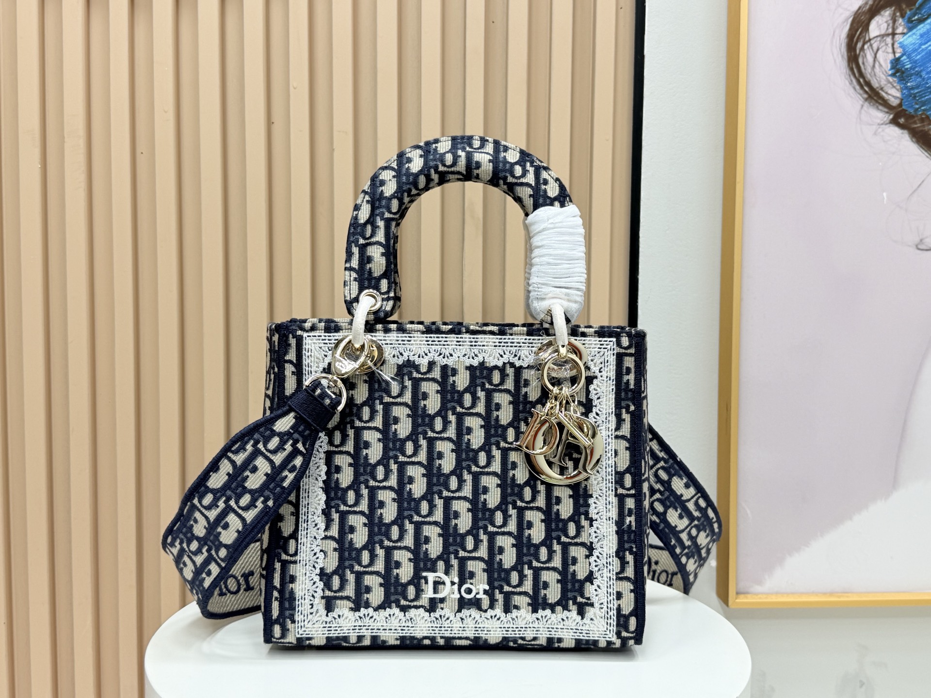 新作クリスチャンディオール トートバッグ BOOK TOTE