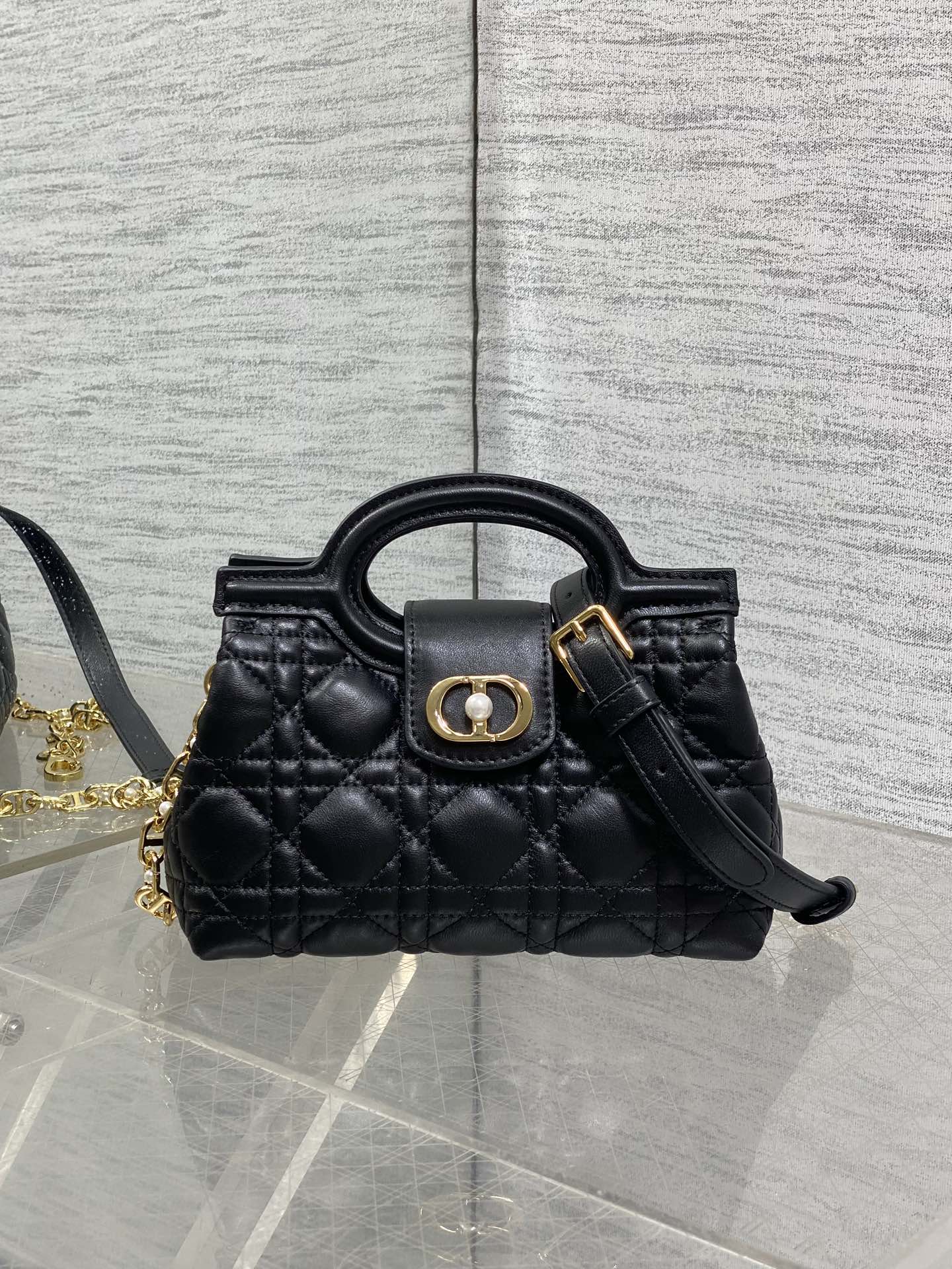 人気 クリスチャンディオール ハンドバッグ Jolie Top Handle 2WAY 26016