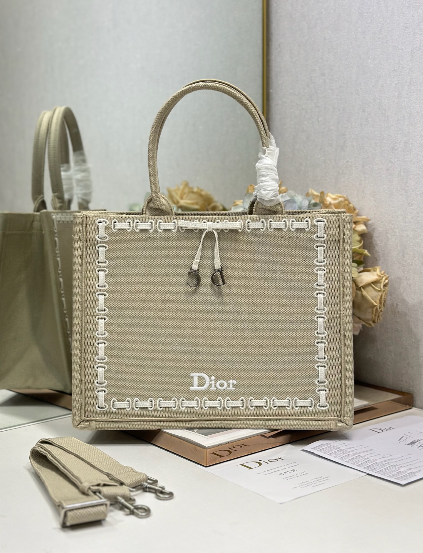 新作クリスチャンディオール トートバッグ BOOK TOTE 26016
