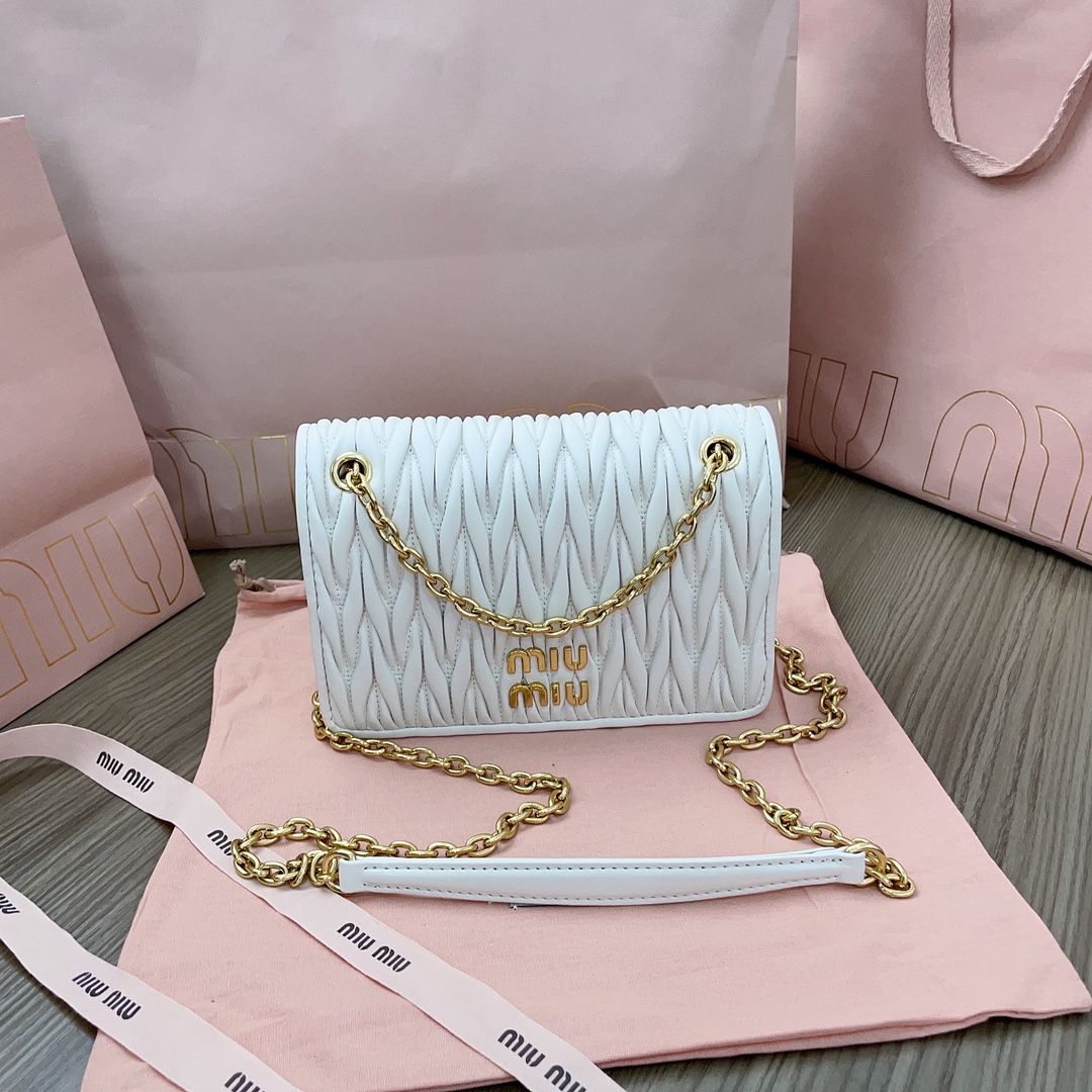 新作通販 超美品 ミュウミュウ 鞄 ショルダーハンドバッグ
