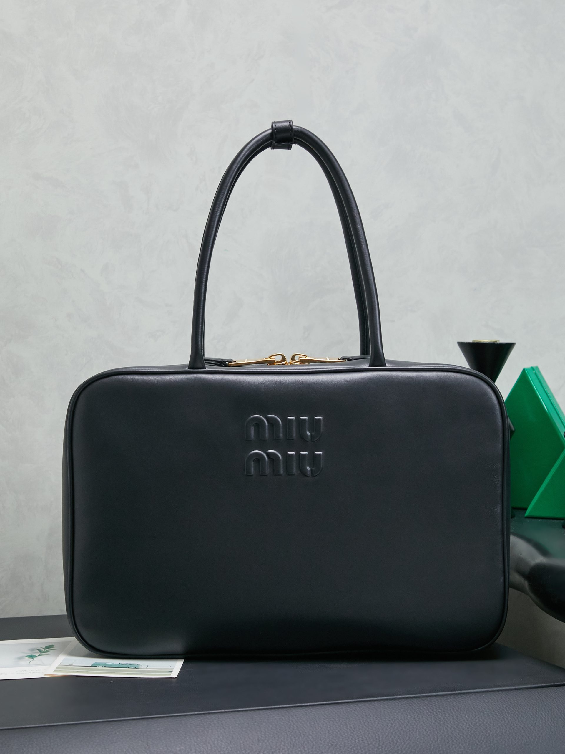 人気商品 超美品 ミュウミュウ 鞄 レザートートバッグ