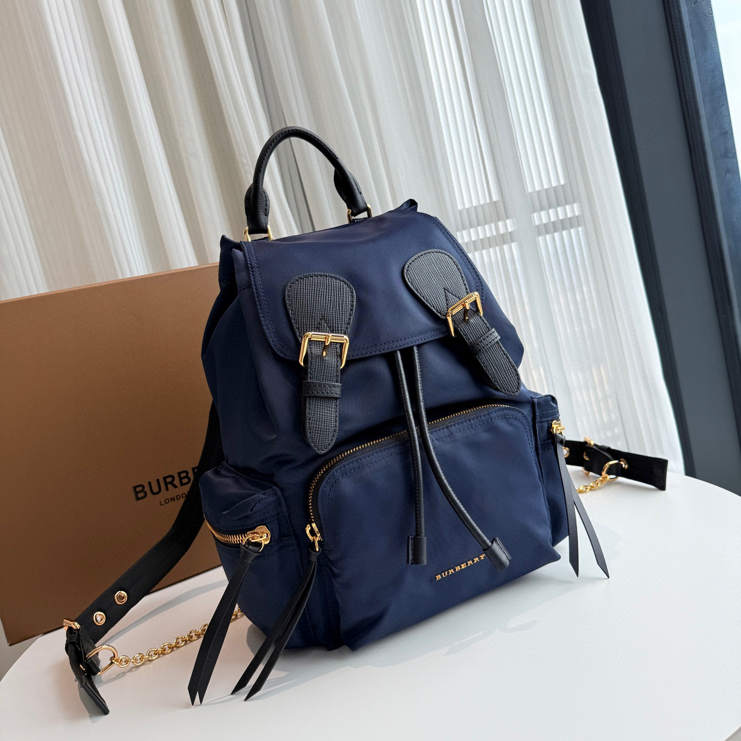 激安人気新品鞄 バッグ バーバリー 後背包 リュック 2606