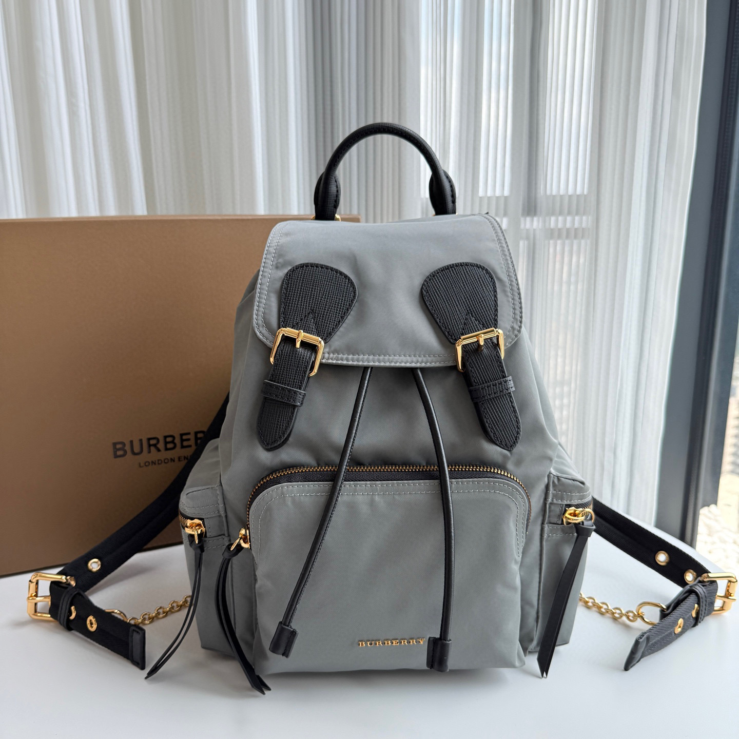 激安人気新品鞄 バッグ バーバリー 後背包 リュック 2606