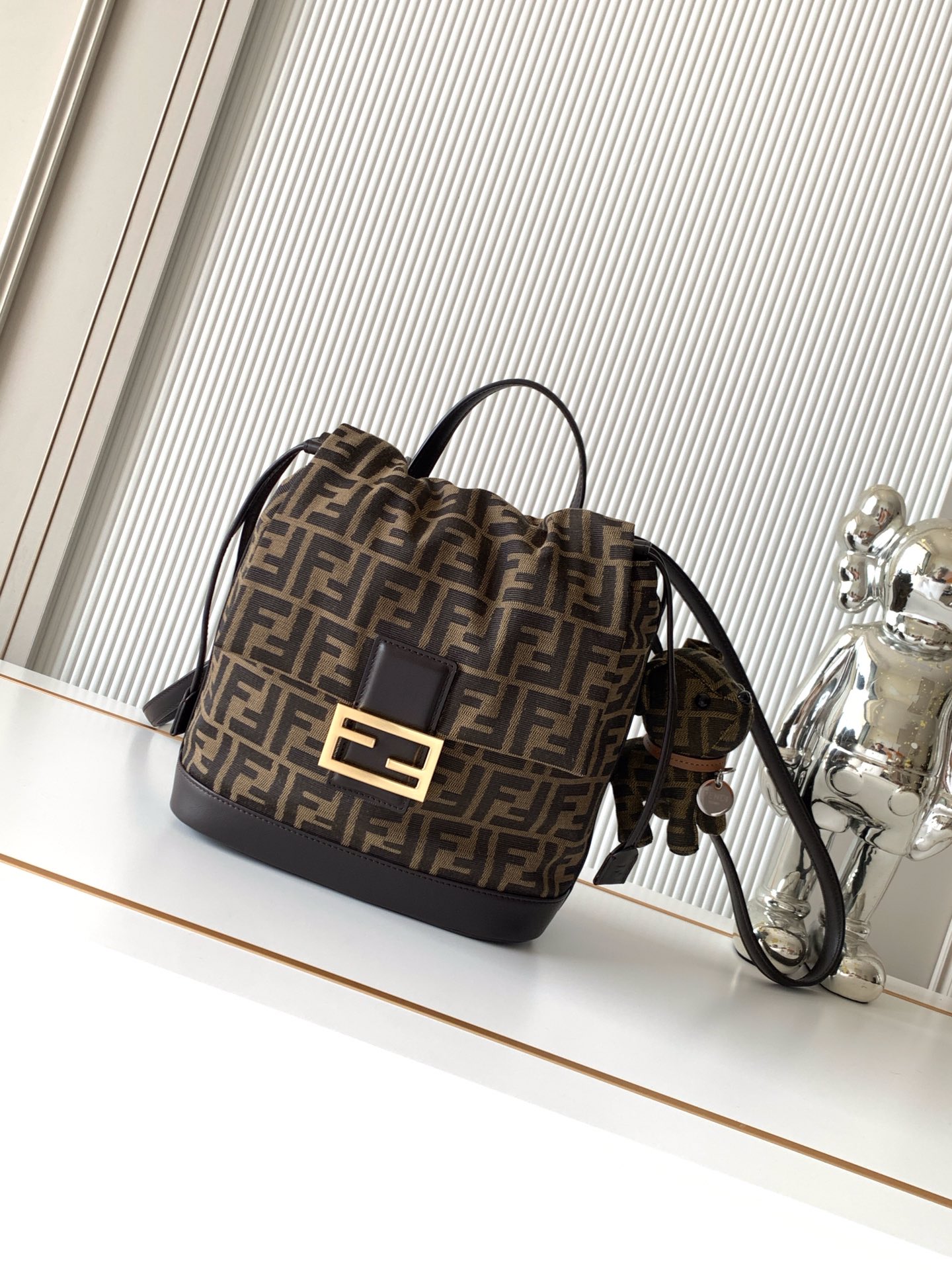 激安人気新品鞄 バッグ フェンディ FENDI 後背包 リュック