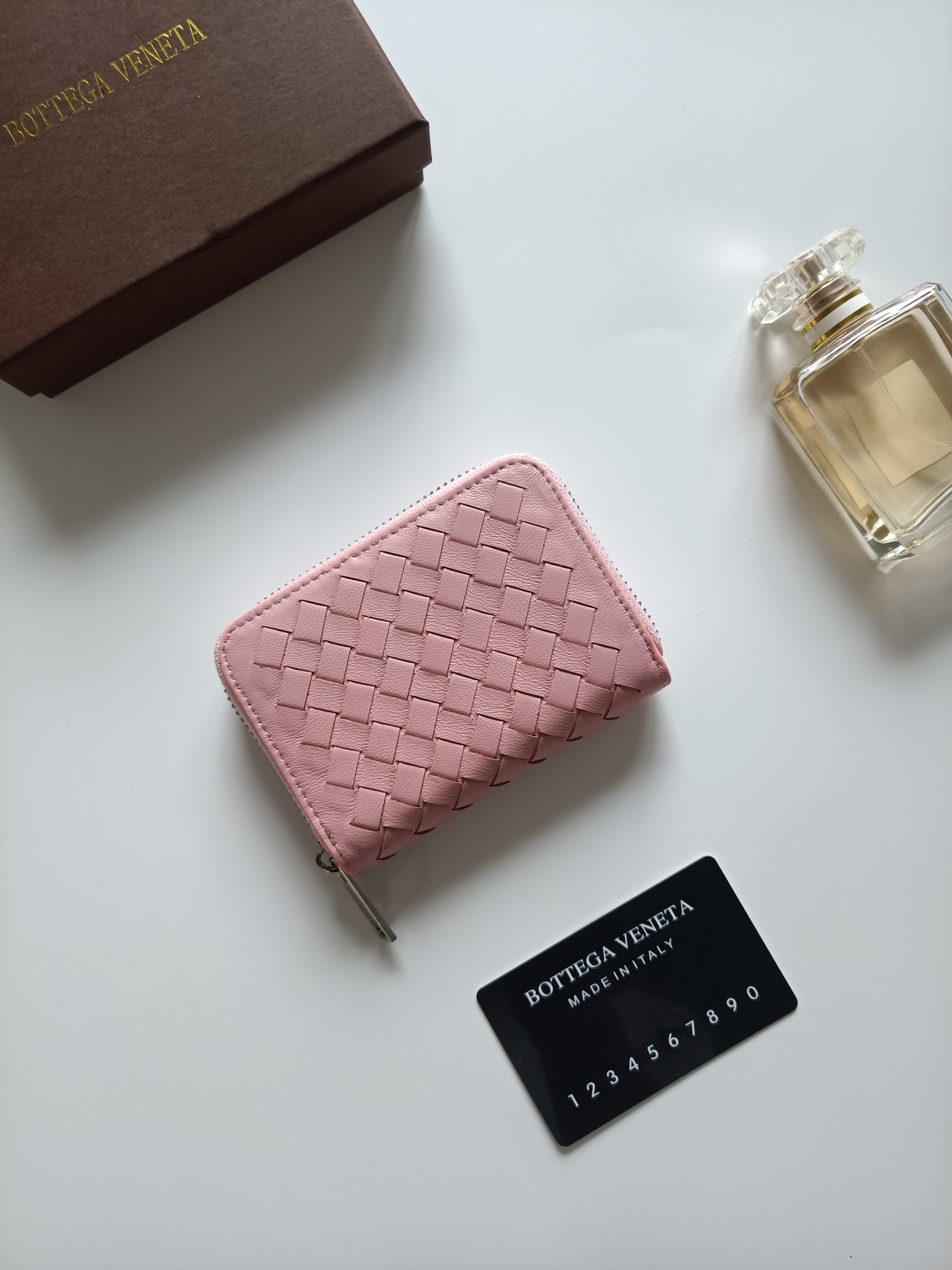 ボッテガ ヴェネタ 財布 コインケース 名刺入れ Wallet コピー通販2606XBJ50-620348-3