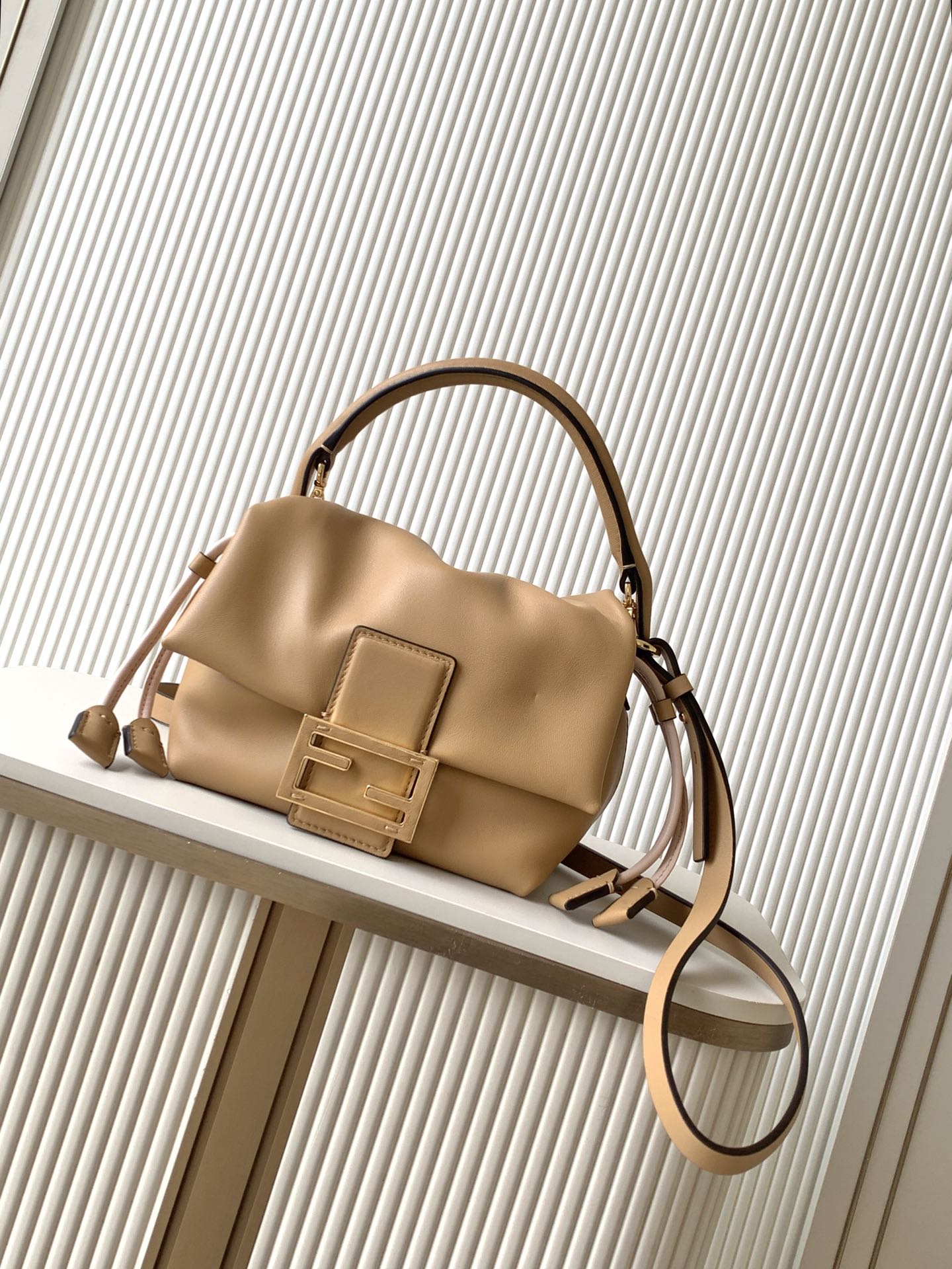 激安人気新品鞄 バッグ フェンディ Mamma Baguette 2WAY 斜め挂けバッグ 2606