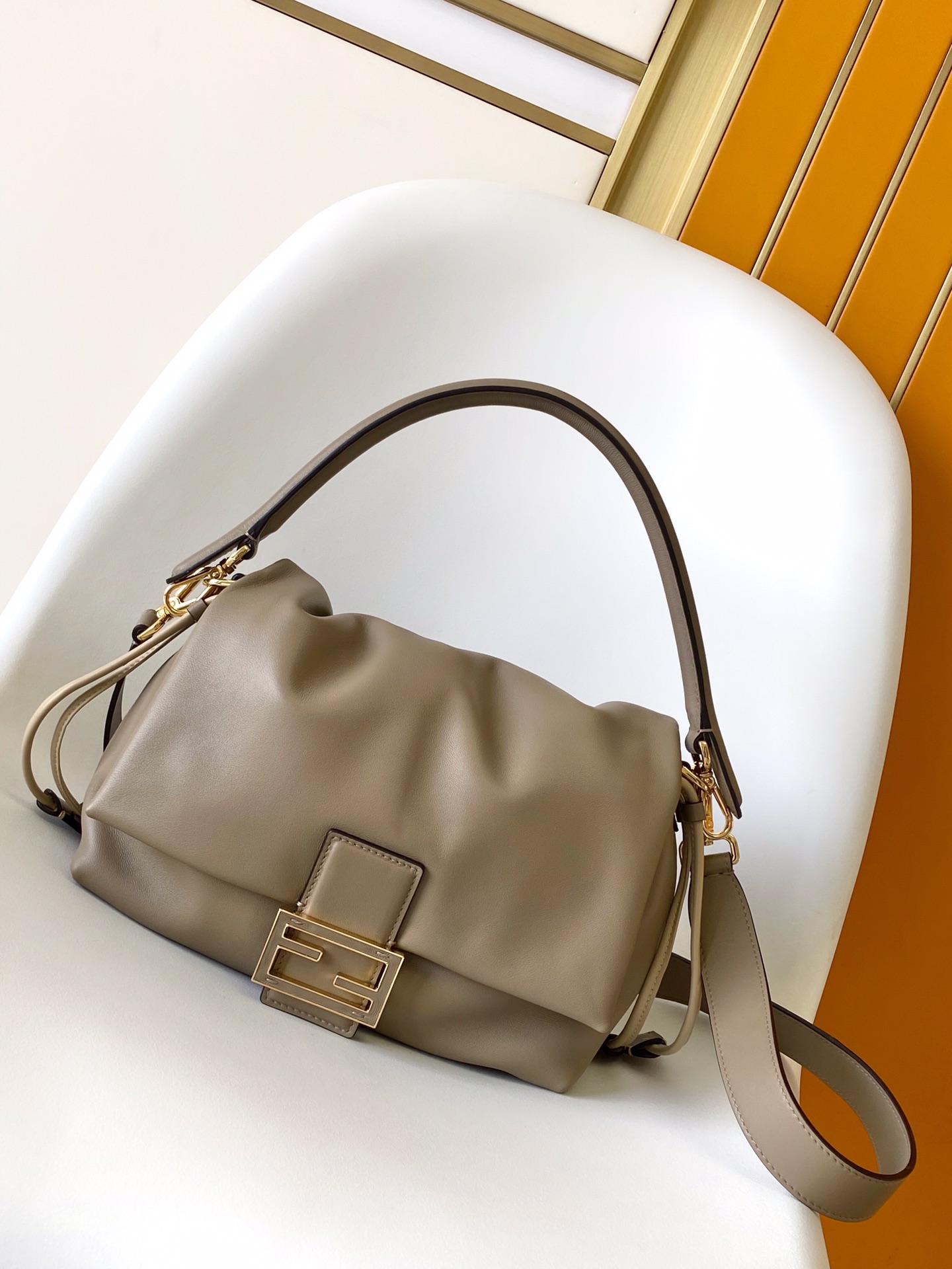 激安人気新品鞄 バッグ フェンディ Mamma Baguette 2WAY 斜め挂けバッグ