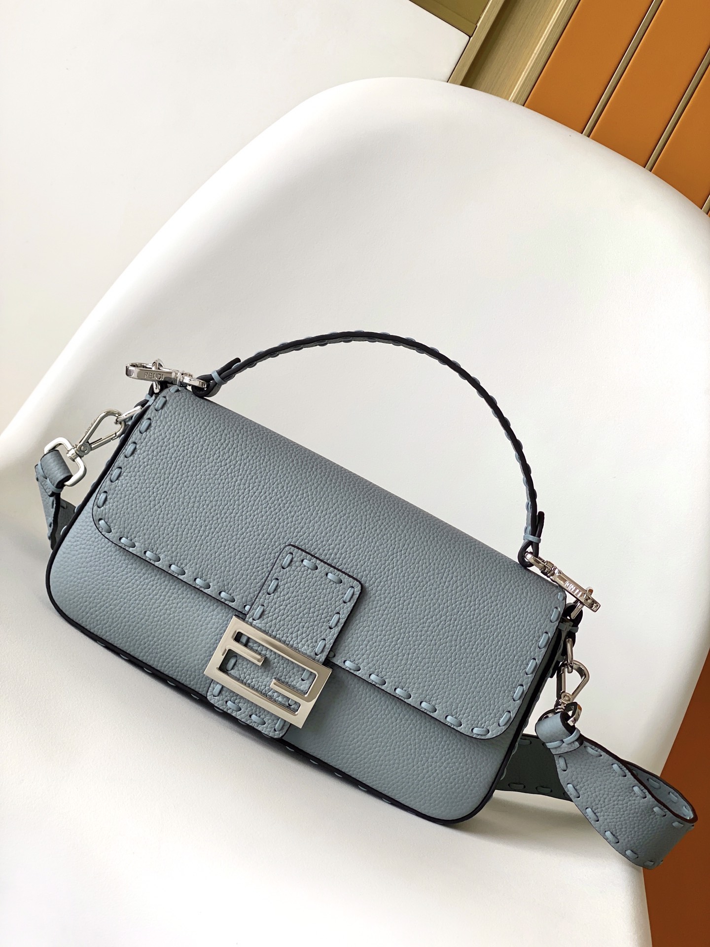 激安人気新品鞄 バッグ フェンディ Baguette ハンドバッグ M