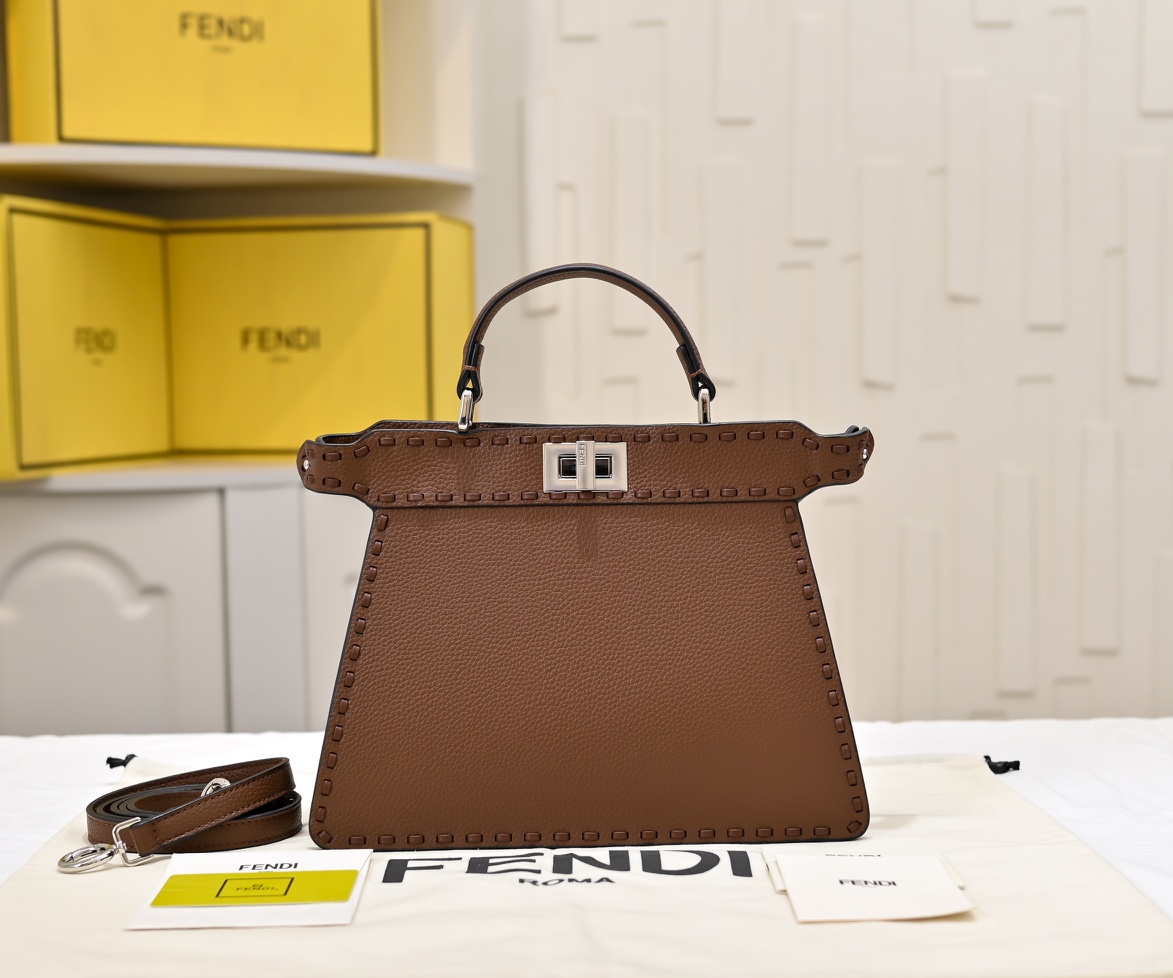 激安人気新品鞄 バッグ フェンディ Peekaboo Petite ハンドバッグ 2606