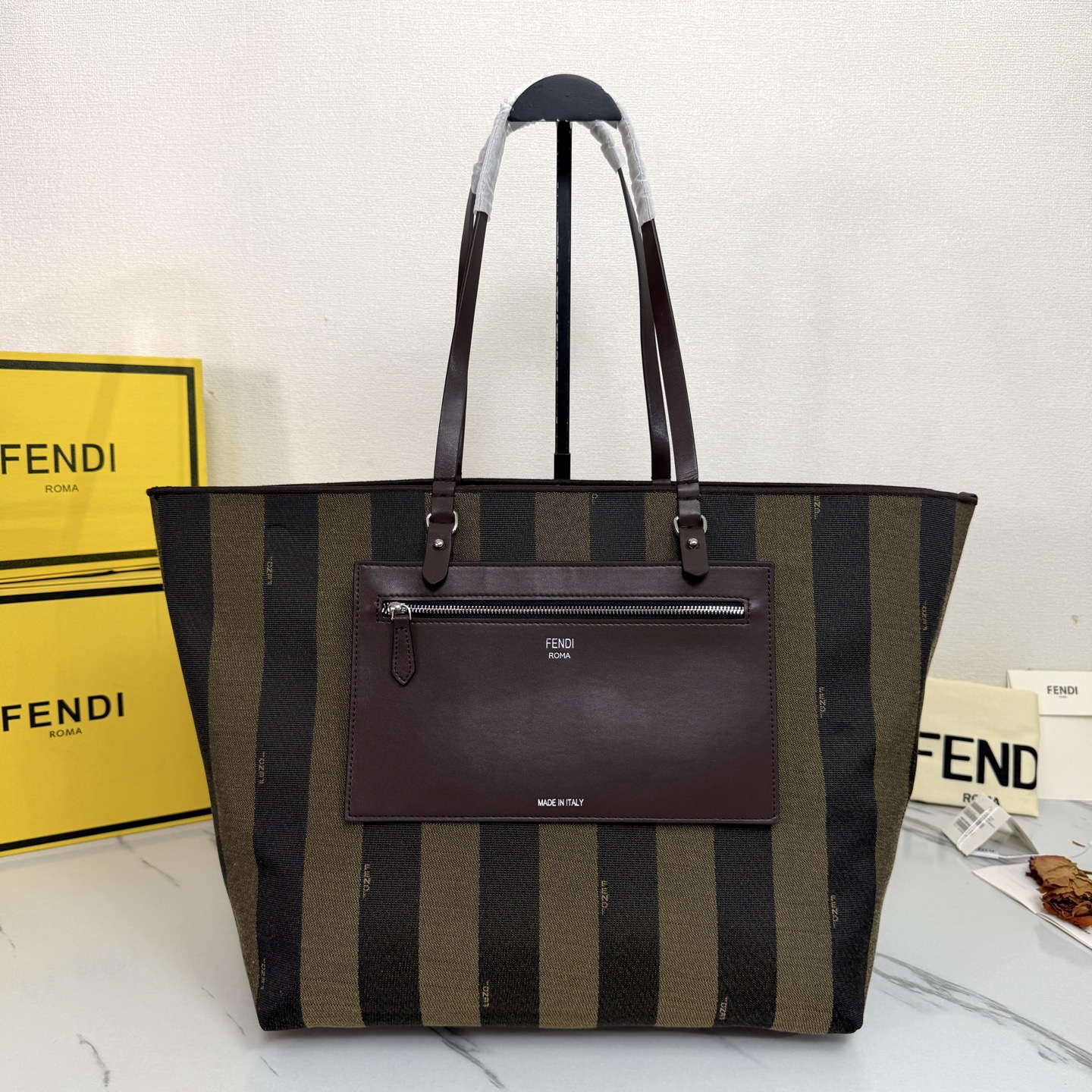 激安人気新品鞄 バッグ フェンディ ROLL BAG L トートバッグ 2606