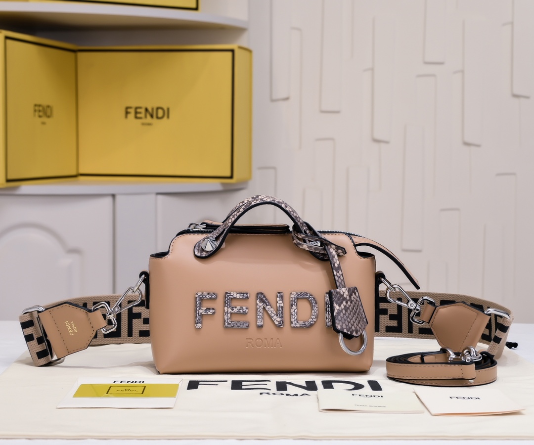 激安人気新品鞄 フェンディ ボストンバッグ ハンドバッグ 2606