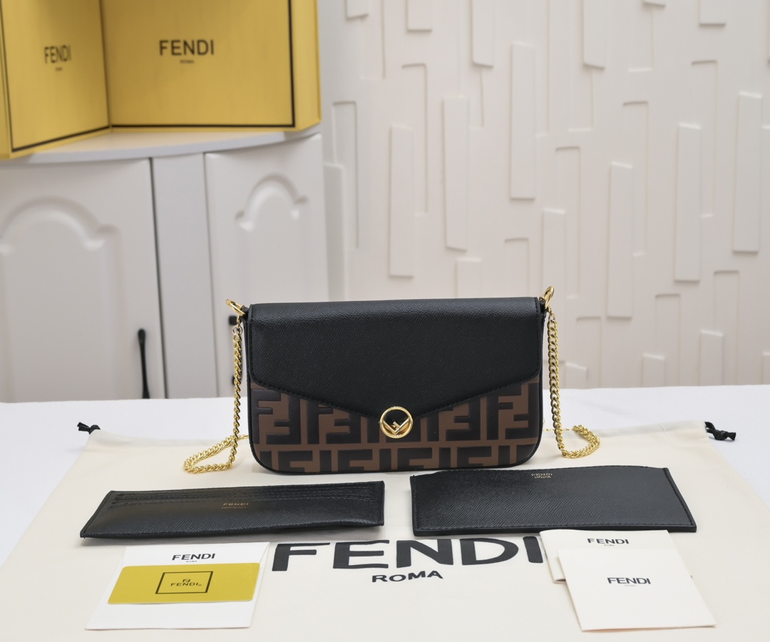 激安人気新品鞄 バッグ フェンディ ハンドバッグ 3枚 2606