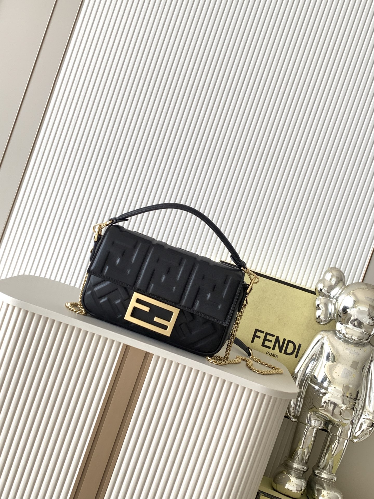 激安人気新品鞄 バッグ フェンディ FEND Baguette S ハンドバッグ 2606