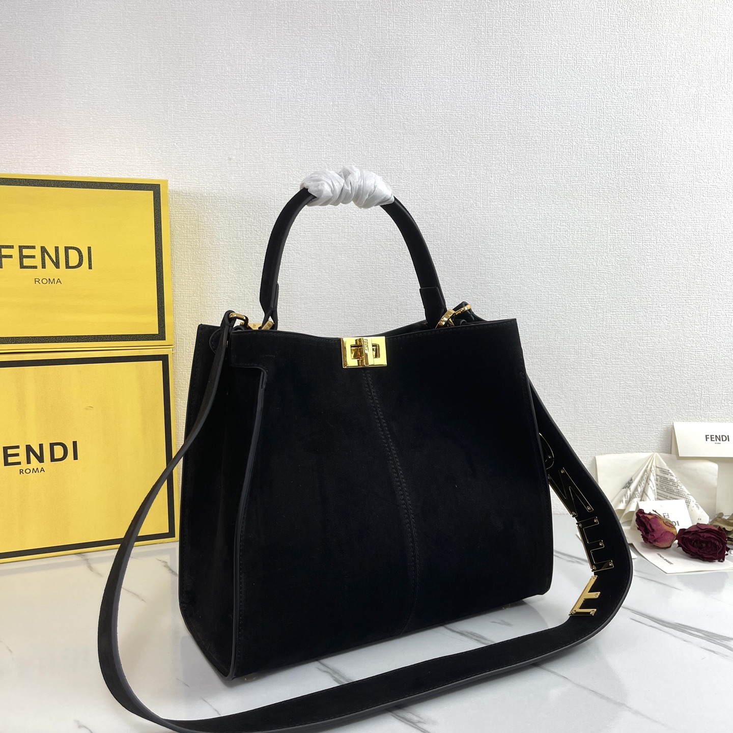 激安人気新品鞄 バッグ フェンディ Peekaboo ハンドバッグ 2606