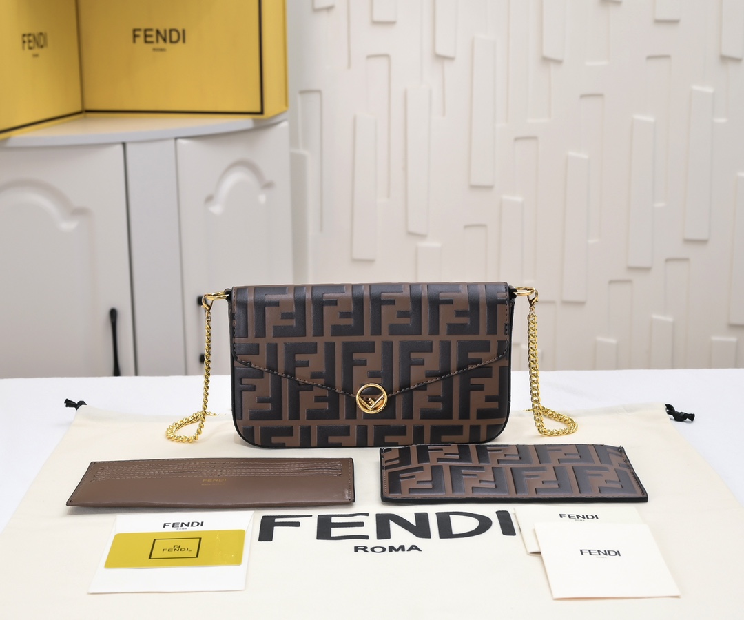 激安人気新品鞄 バッグ フェンディ ハンドバッグ 3枚 2606