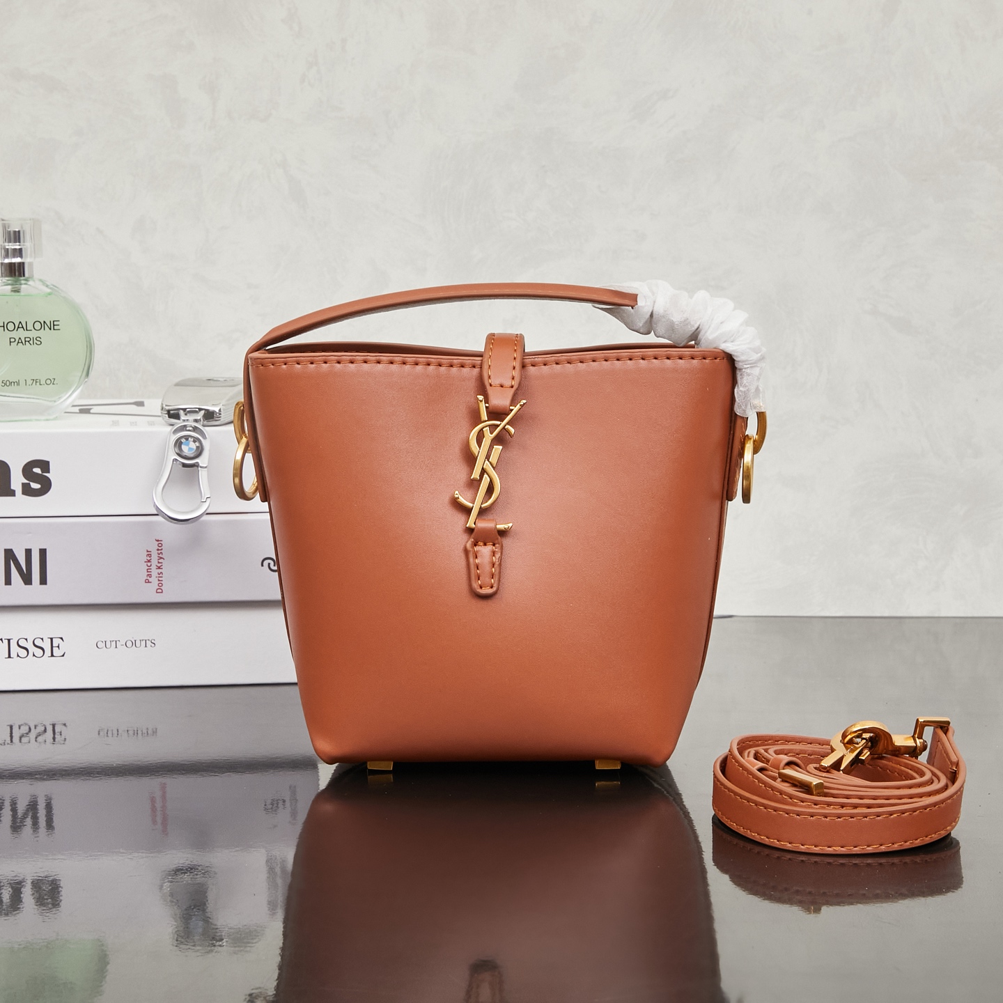 YSLイヴ サンローラン 鞄 ショルダーバッグ ハンドバッグ 2606