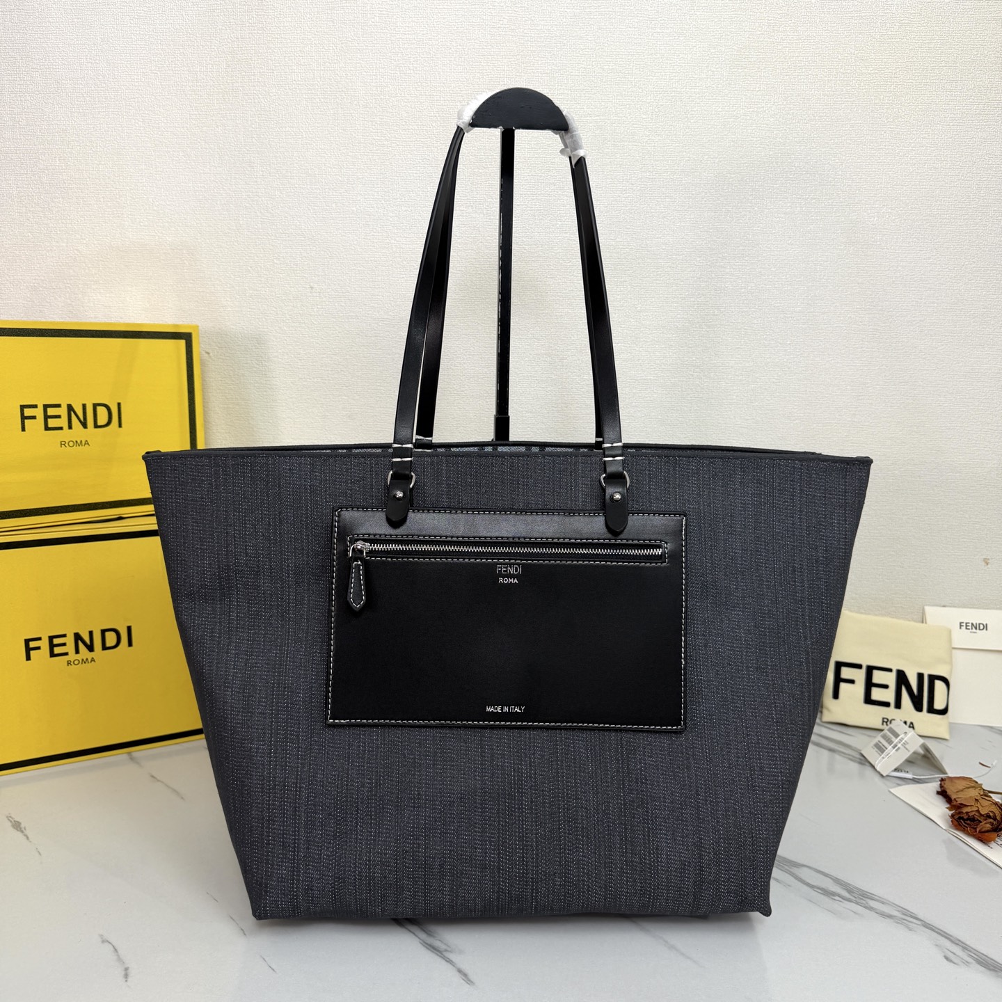 激安人気新品鞄 バッグ フェンディ ROLL BAG L トートバッグ 2606