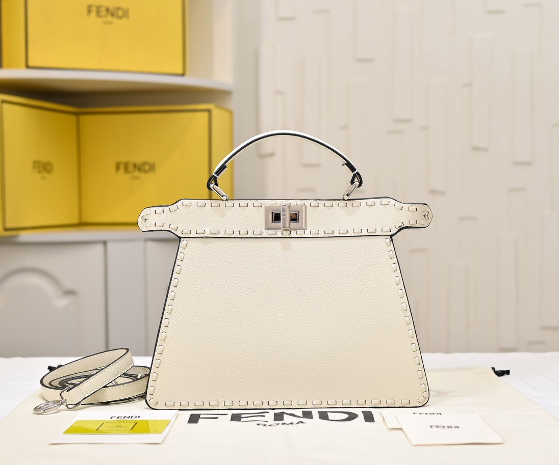 激安人気新品鞄 バッグ フェンディ Peekaboo Petite ハンドバッグ