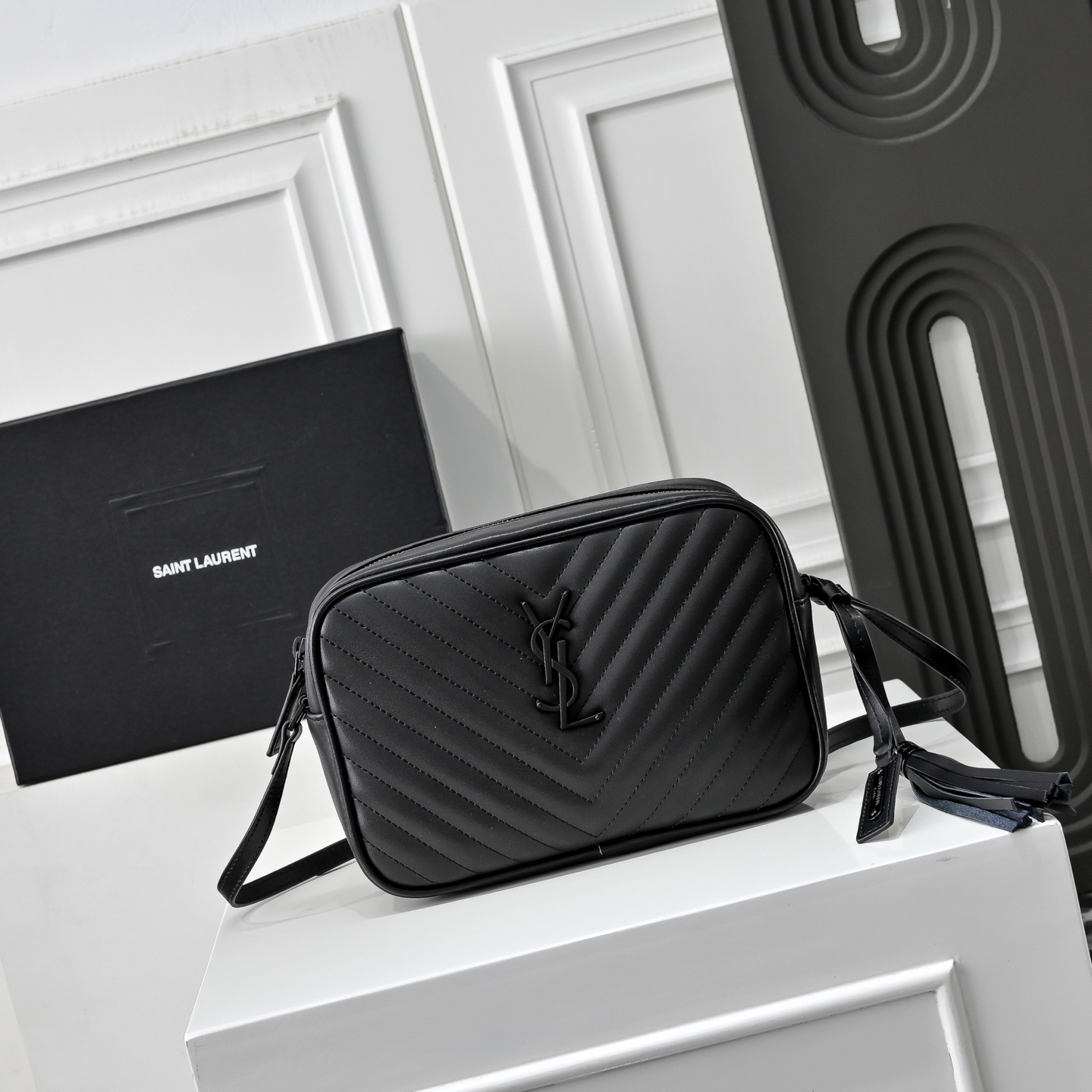 YSLイヴ サンローラン 鞄 ショルダーバッグ ハンドバッグ 2606