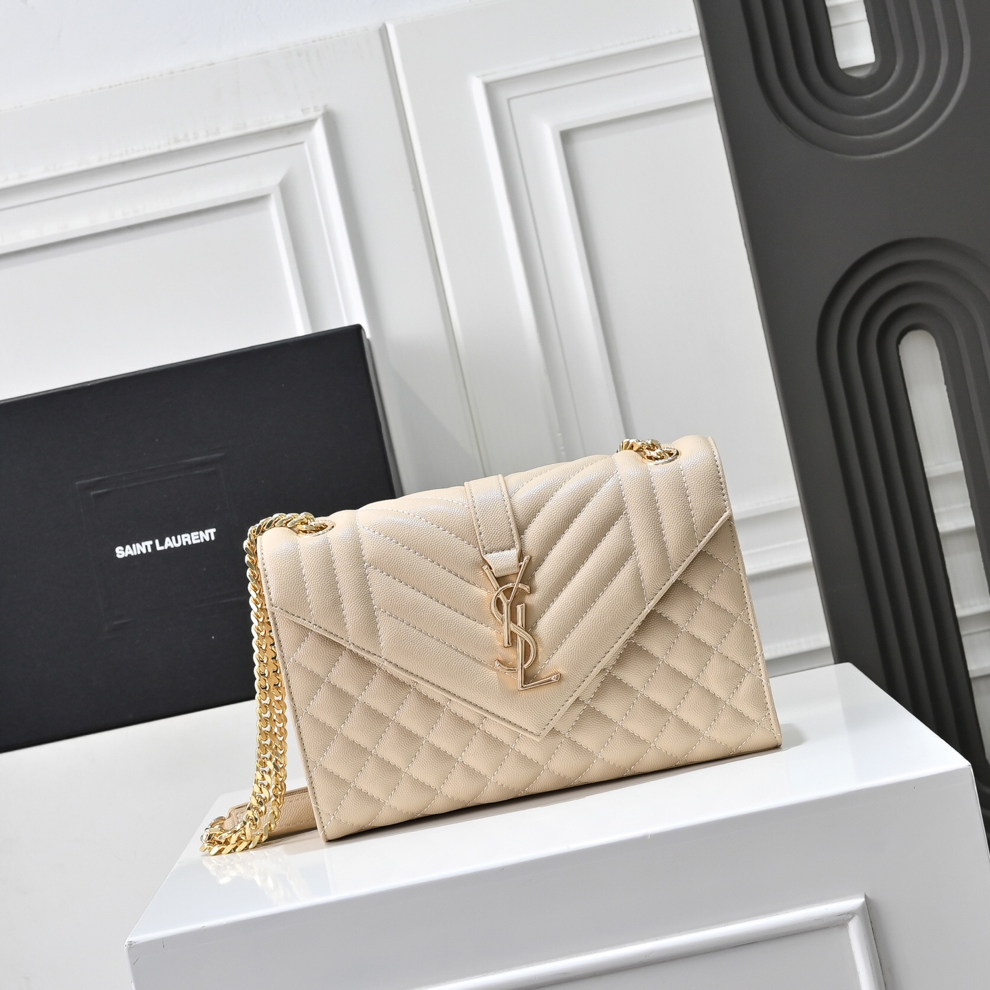 YSLイヴ サンローラン 鞄 ショルダーバッグ ハンドバッグ 2606