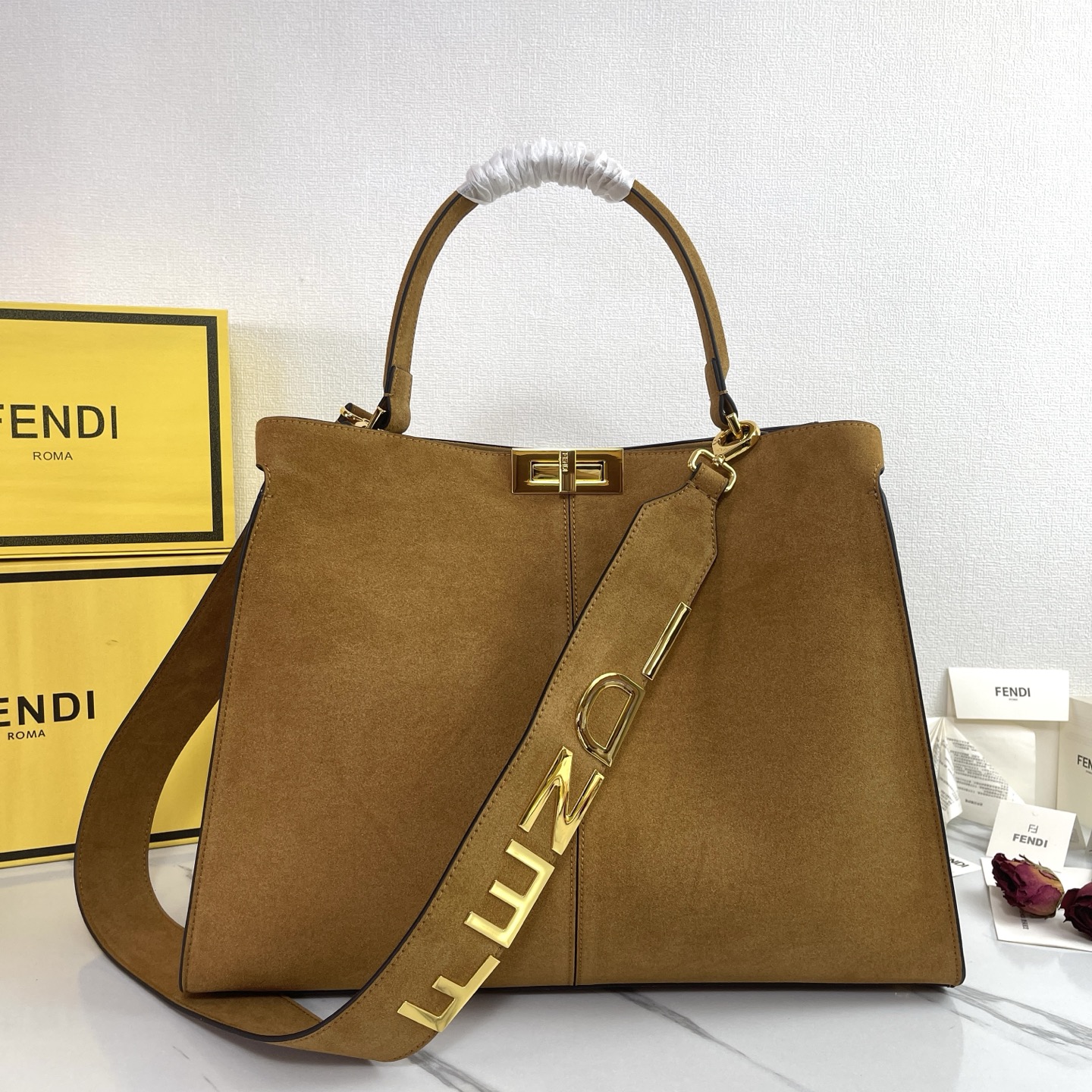 激安人気新品鞄 バッグ フェンディ Peekaboo ハンドバッグ