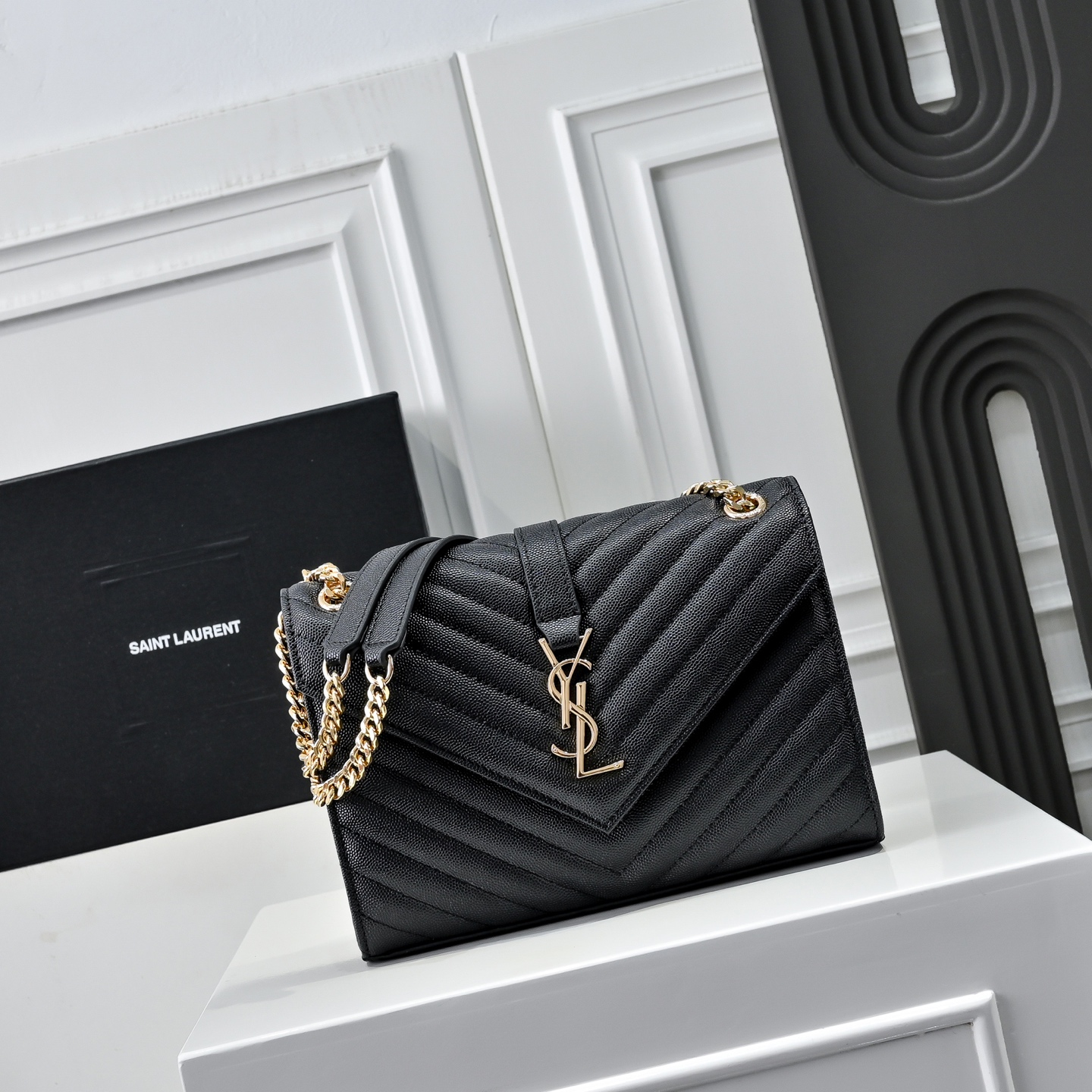 YSLイヴ サンローラン 鞄 ショルダーバッグ ハンドバッグ 2606