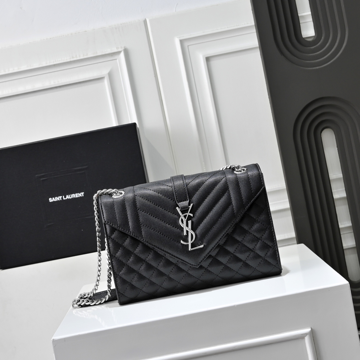 YSLイヴ サンローラン 鞄 ショルダーバッグ ハンドバッグ 激安