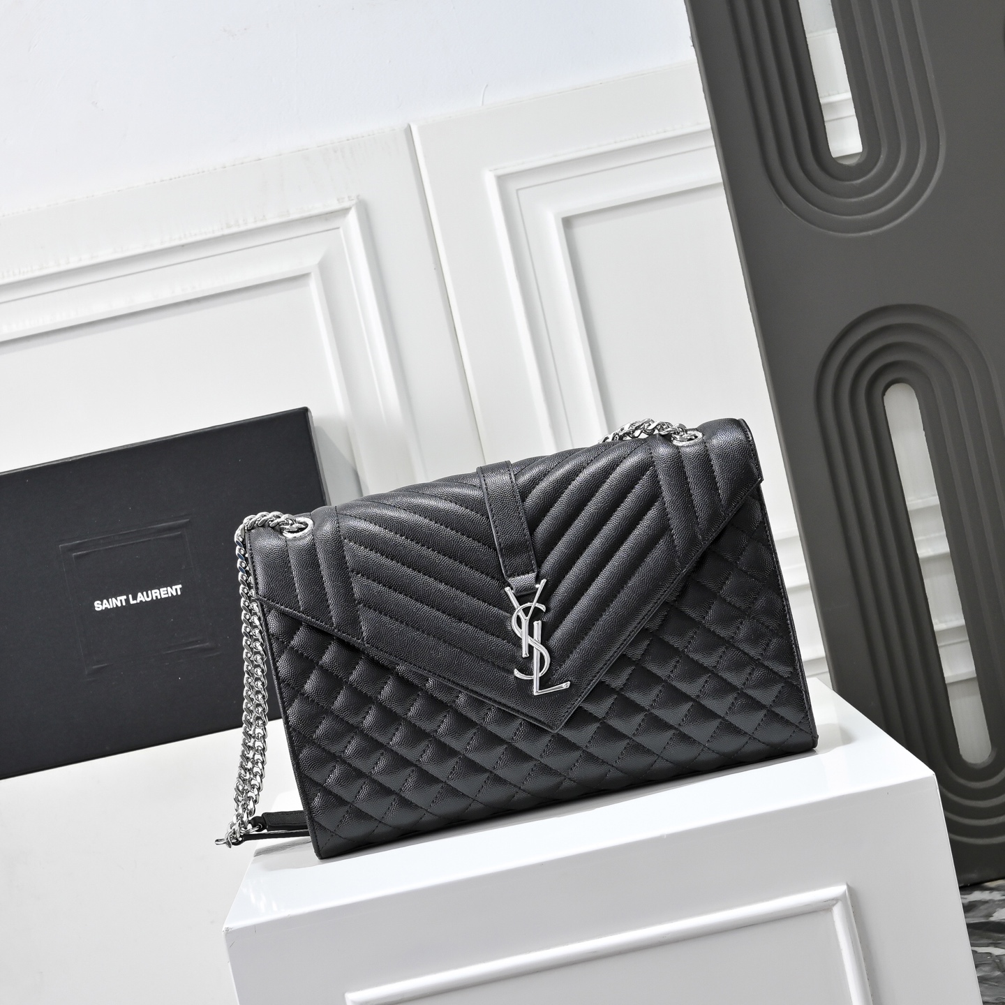 YSLイヴ サンローラン 鞄 ショルダーバッグ ハンドバッグ 激安